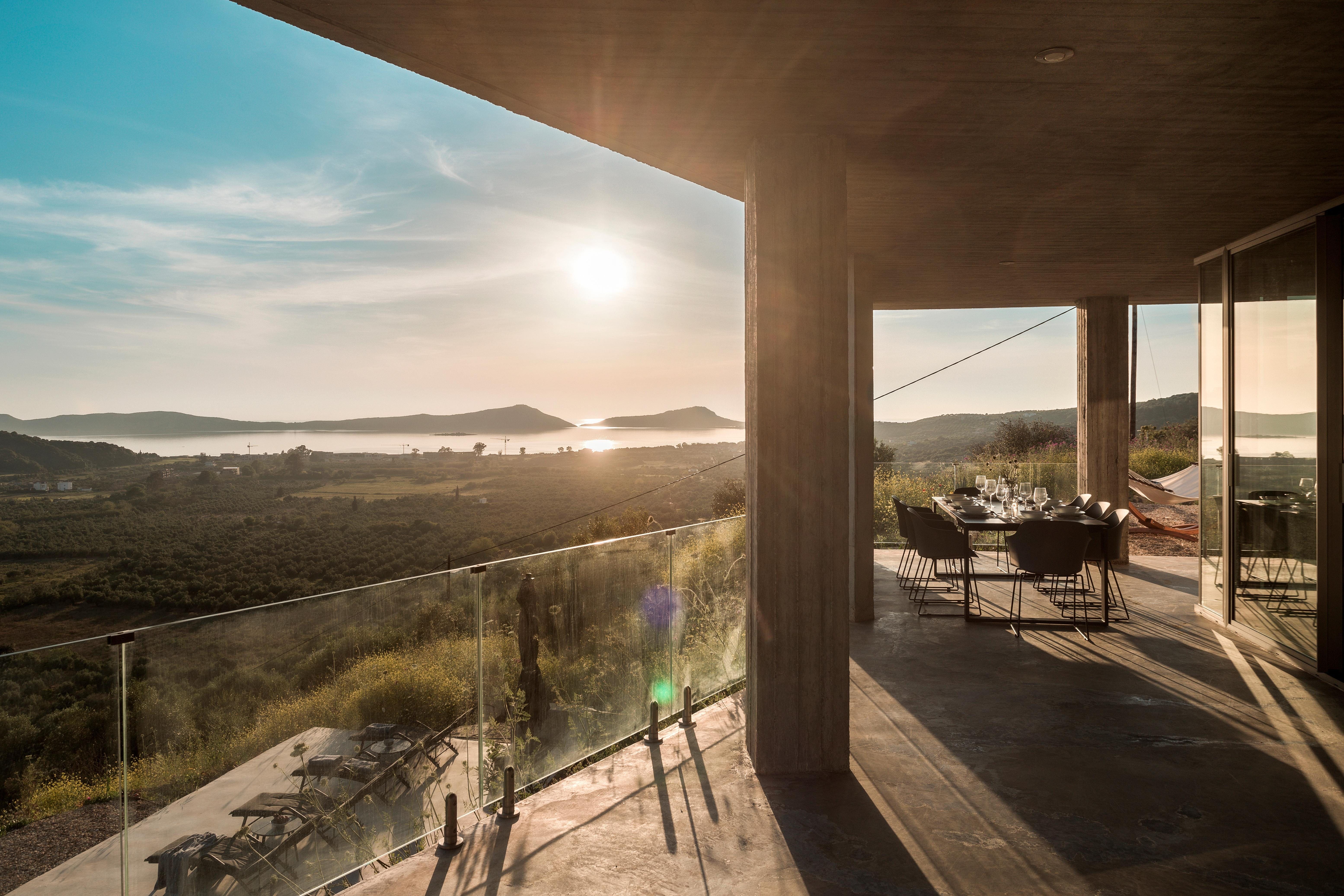 Villa Taygetos Pyla: Luxury 4-Bedroom Apartment with Infinity Pool and Sea View, Messenia