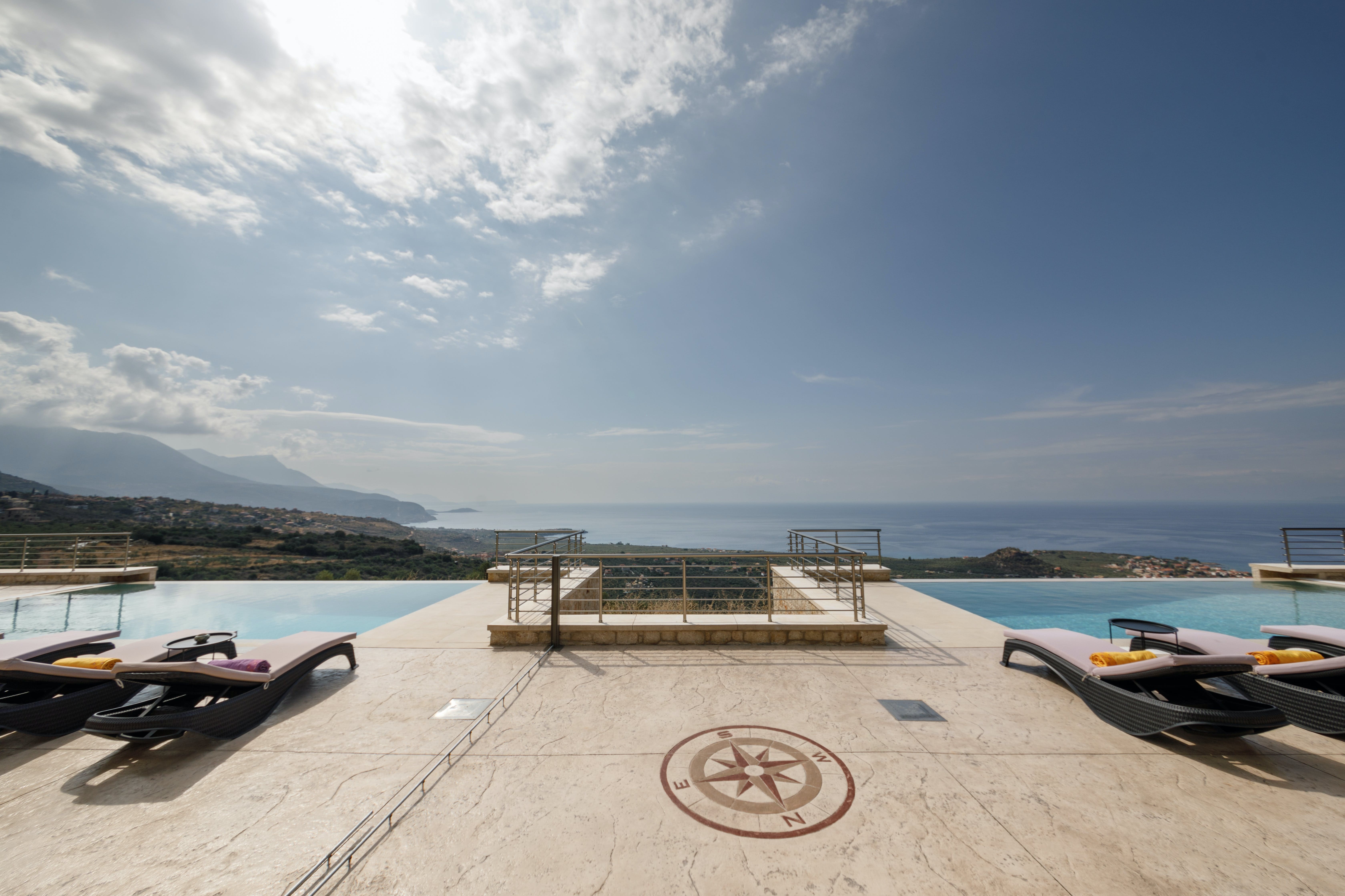 Villa Taygetos Stoupa: Luxury 6-Bedroom Villa with Infinity Pool and Sea Views, Messenia