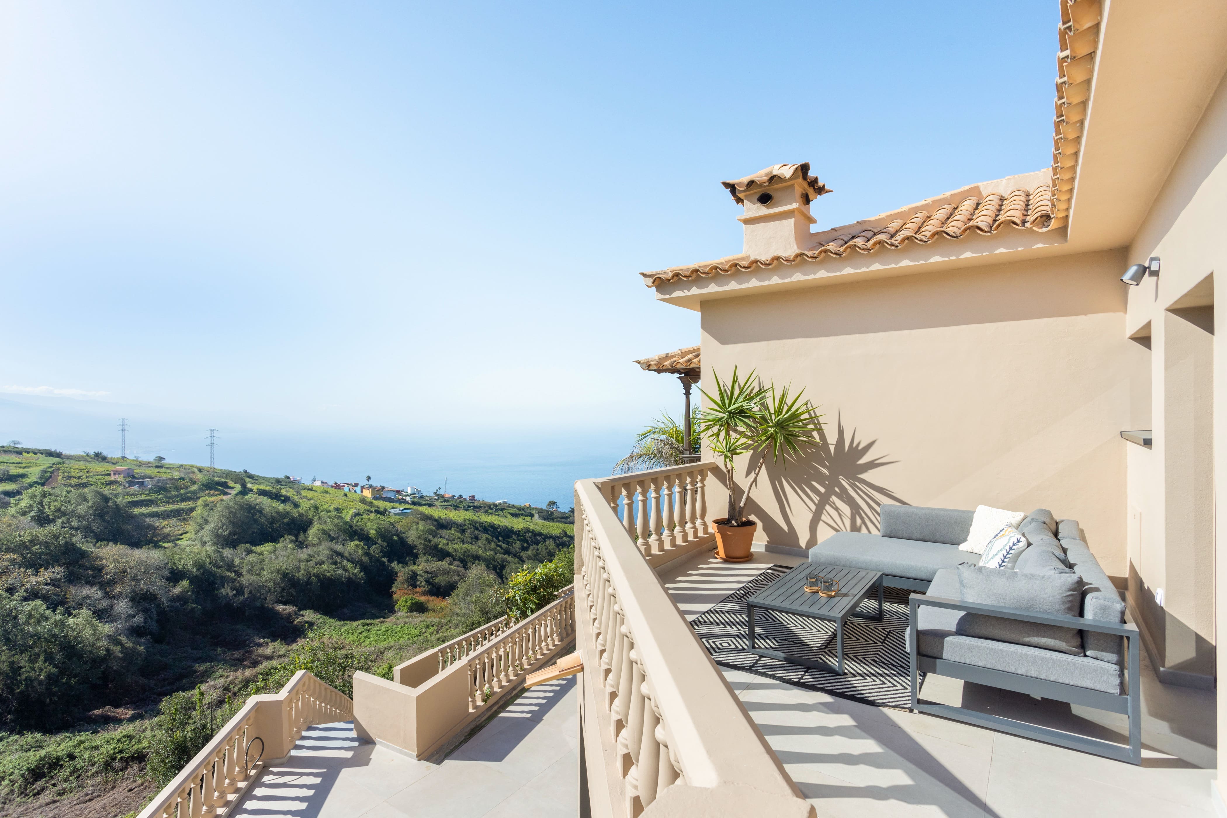 Villa Teide Tenerife: 2-Bedroom Luxury Villa with Seaview, Tenerife