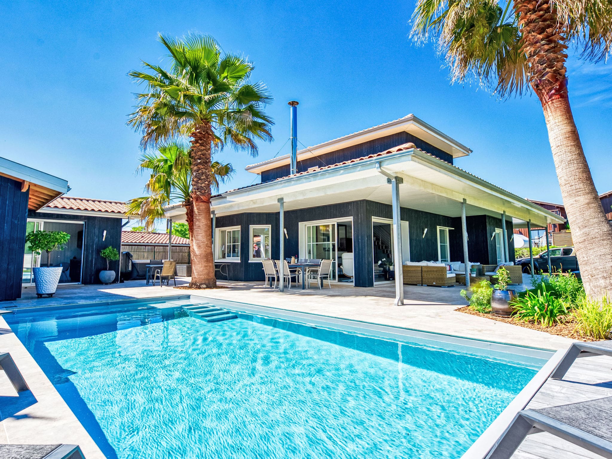 Villa Testerin Gujan: Stunning 4-Bedroom Villa with Heated Pool and Hot Tub Near Arcachon Bay France