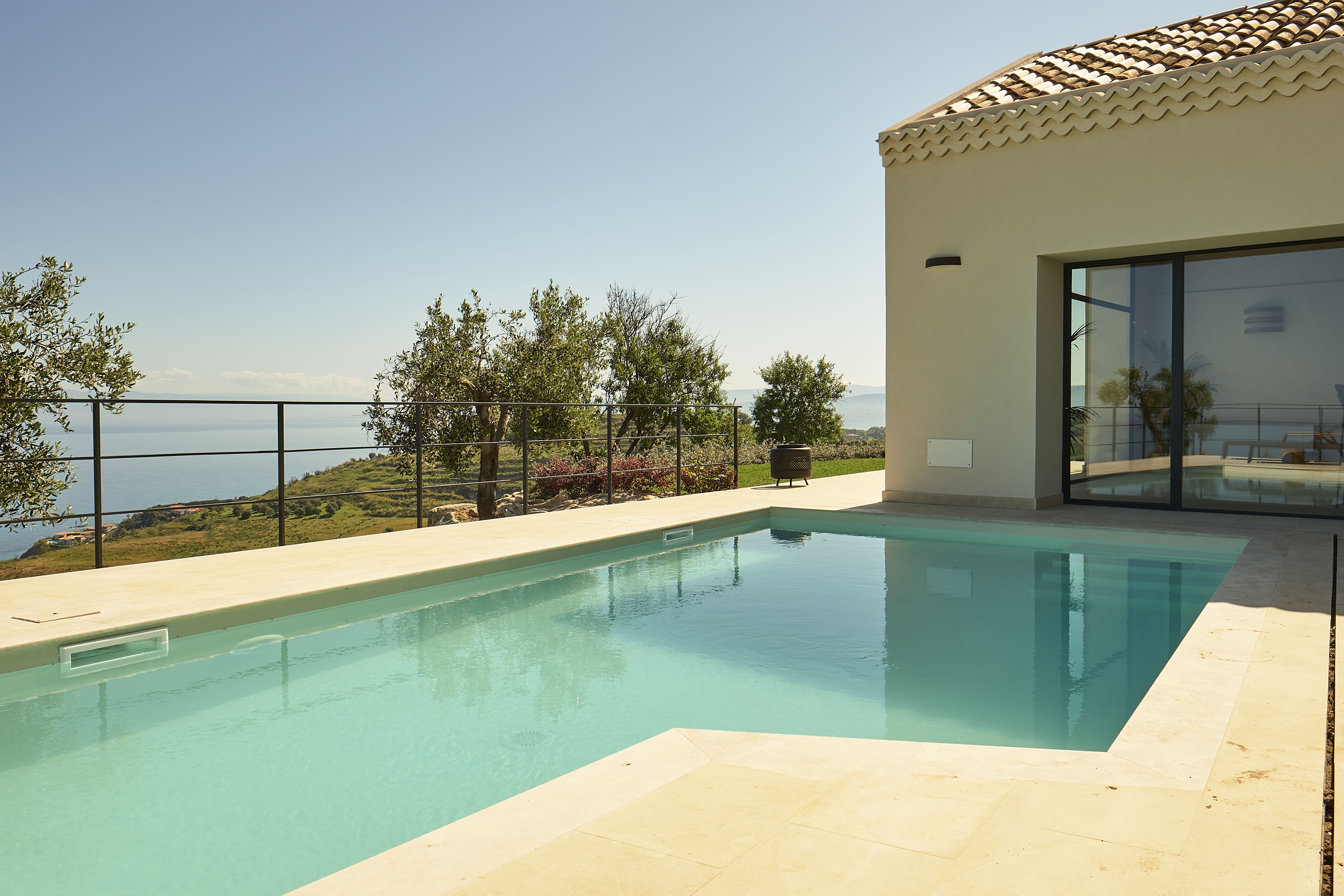 Villa Timpa Messina: Luxury 2-Bedroom Villa with Private Pool and Sea Views, Messina