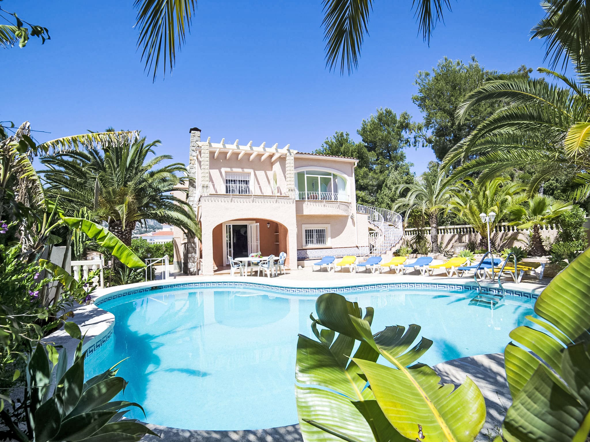 Villa Tosal Calpe: Spacious 5-Bedroom Family Villa with Private Pool Near Beach and Town Center