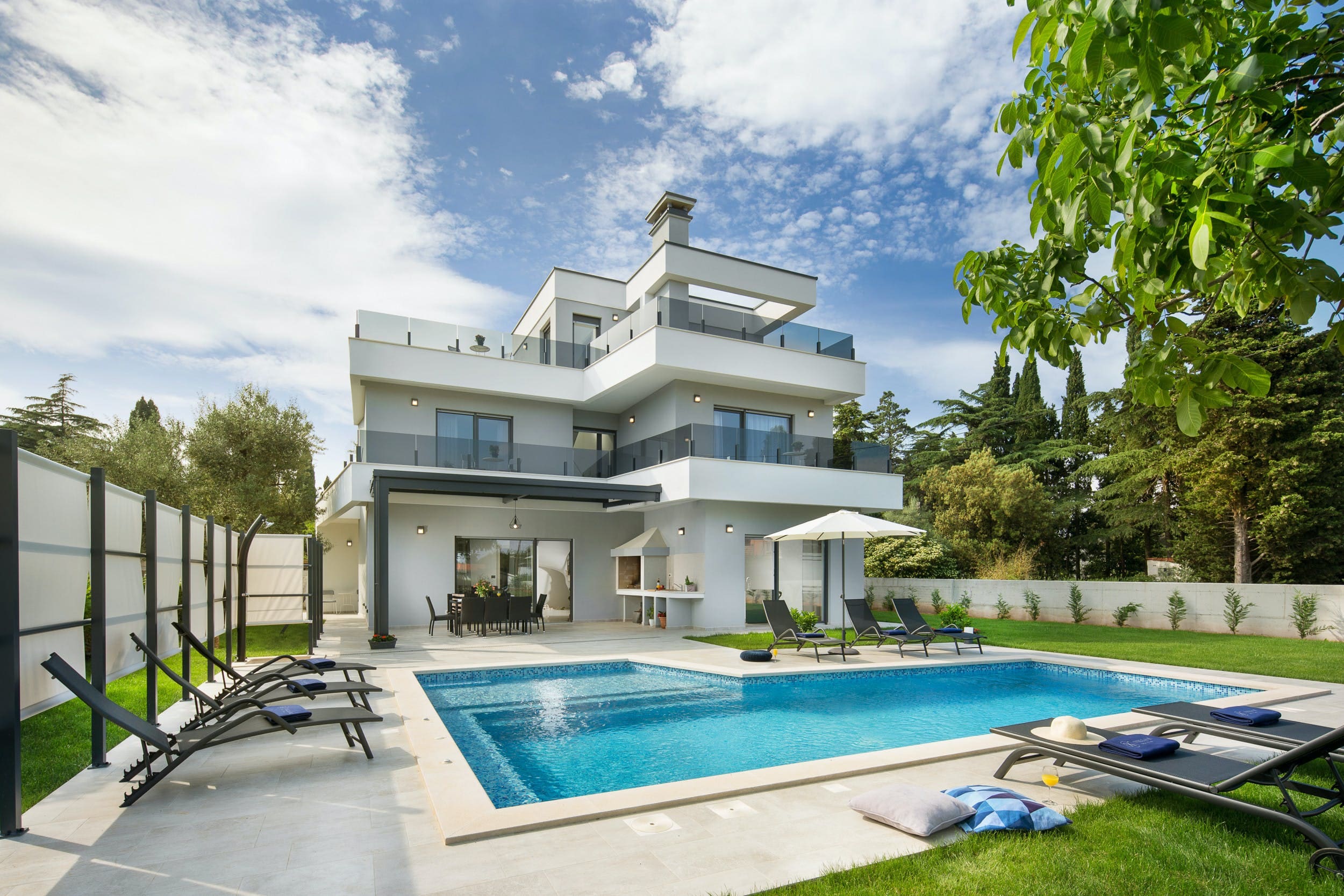 Villa Tramontana Medulin: Luxury 4-Bedroom Villa with Seaview and Pool, Istria County