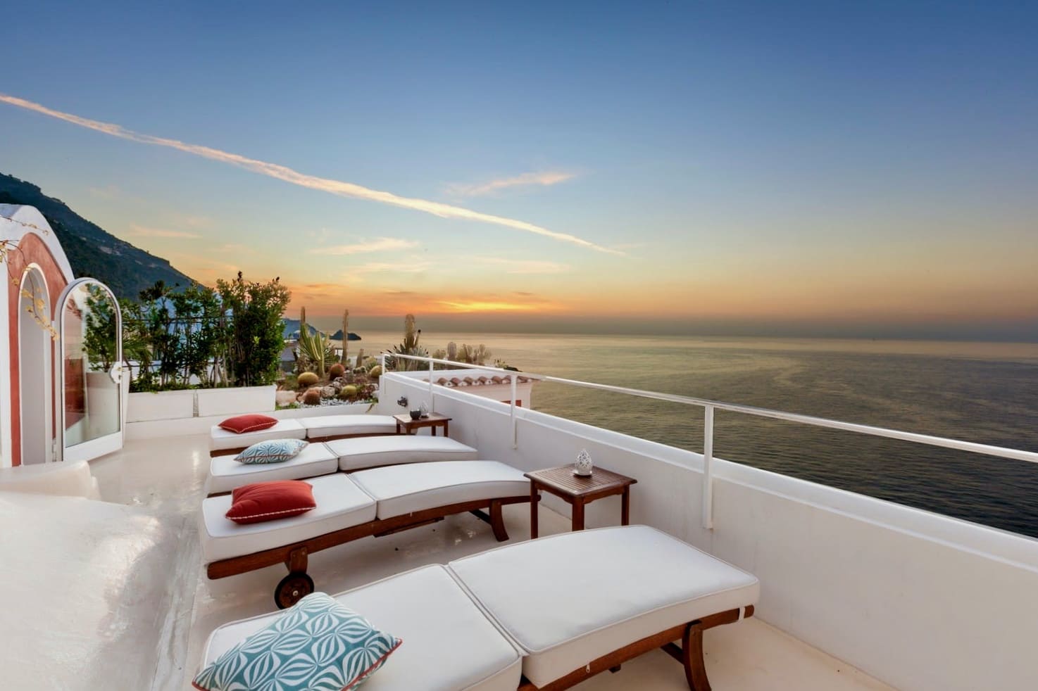 Villa Tramontana Praiano Praiano: Spacious 5-Bedroom Apartment with Infinity Pool and Sea Views, Praiano