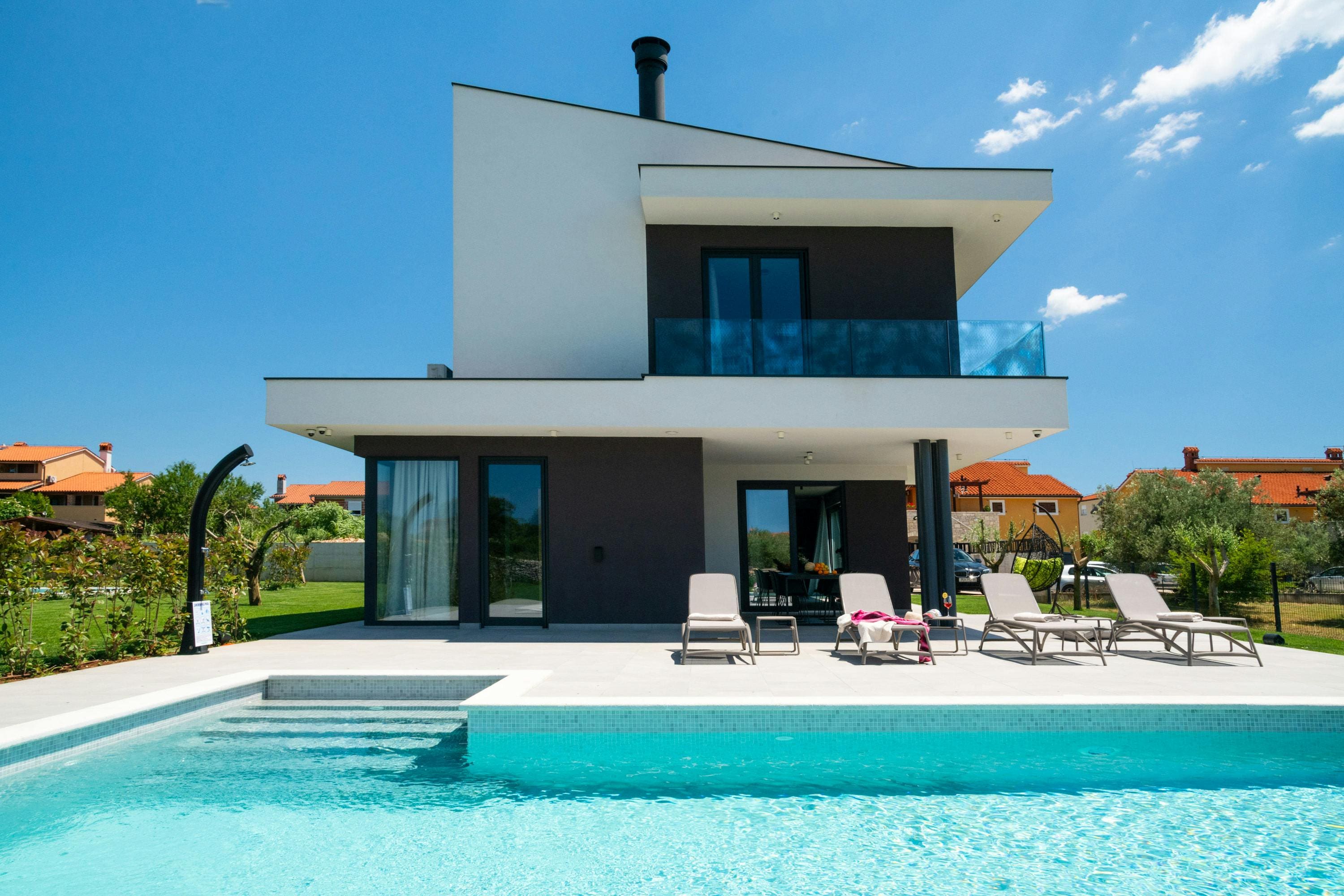 Villa Tramontana Rovinj: Luxury 3-Bedroom Villa with Seaview and Hot Tub, Istria