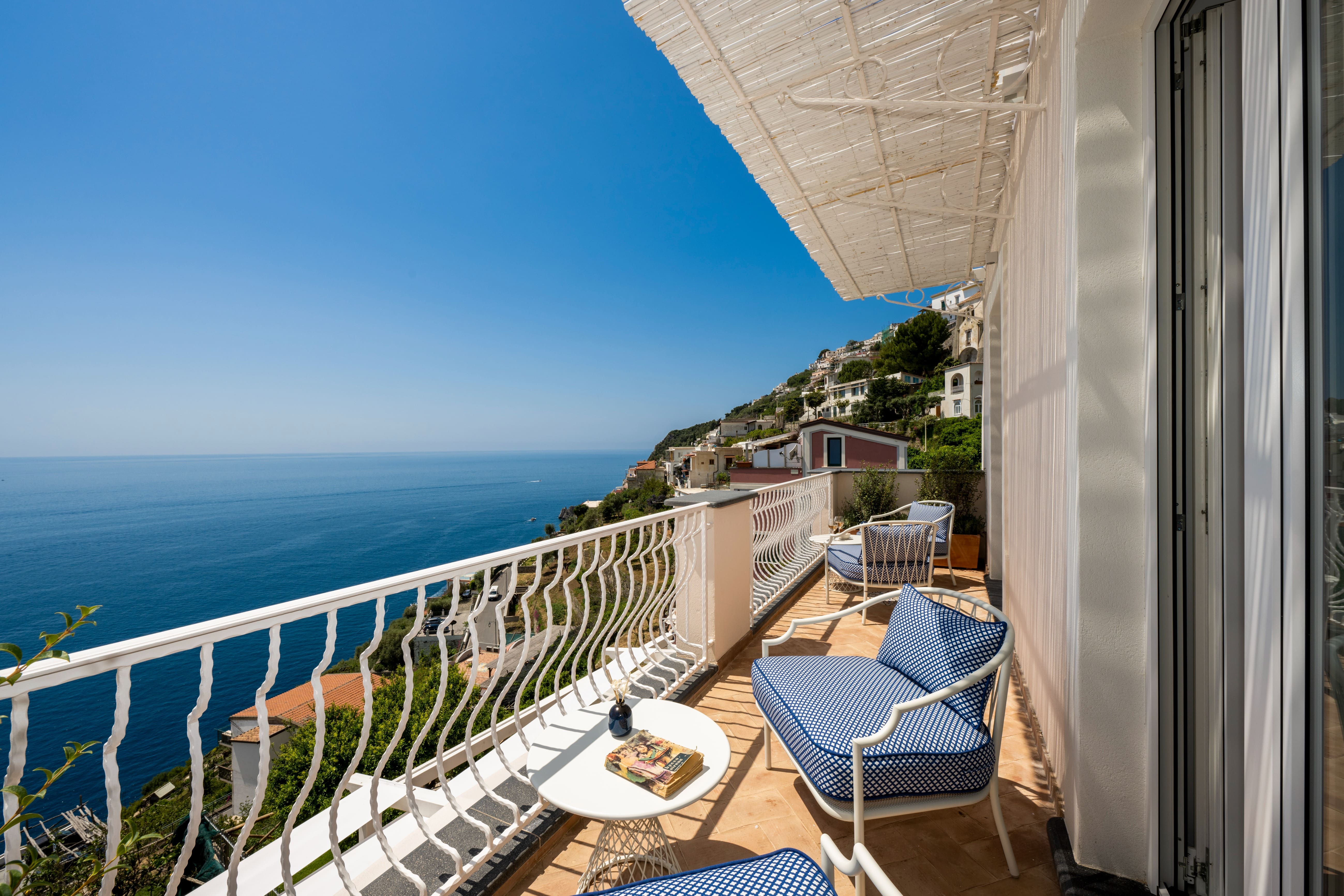 Villa Tramonti Praiano: 5-Bedroom Luxury Apartment with Stunning Sea Views, Praiano
