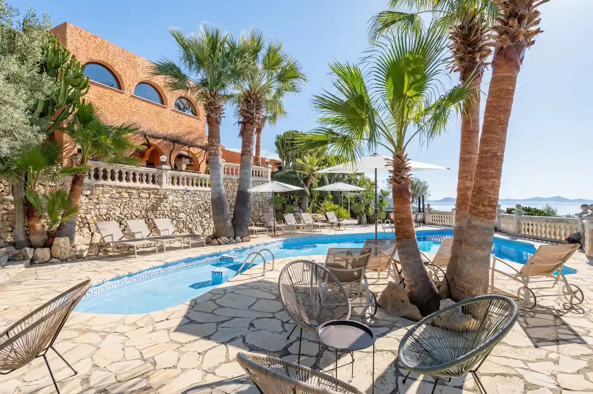 Villa Tramuntana Alcudia Alcudia: Spacious 6-Bedroom Villa with Seaview and Pool, Alcudia