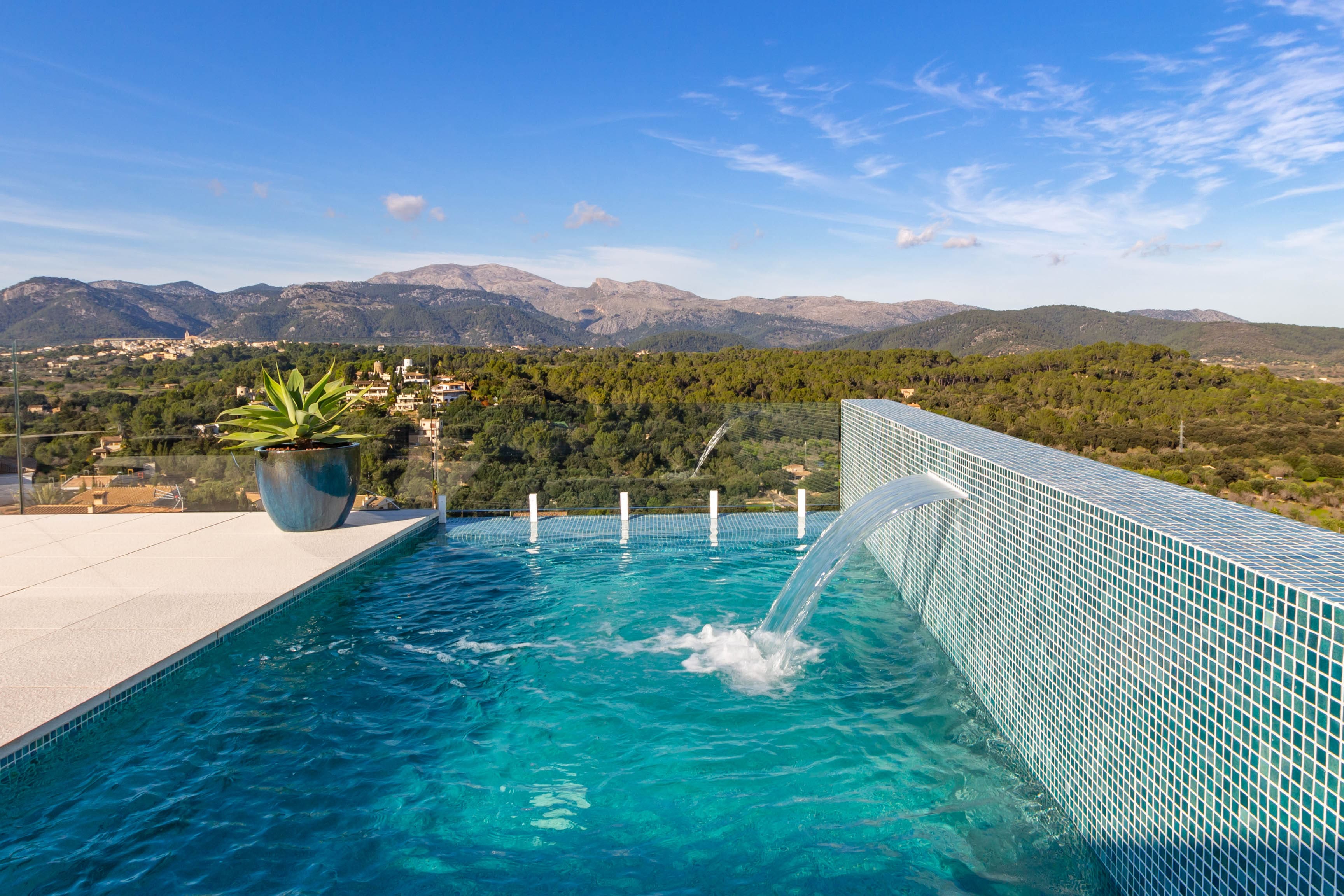 Villa Tramuntana Búger: Luxury 4-Bedroom Villa with Seaview and Pool, Raiguer Mallorca