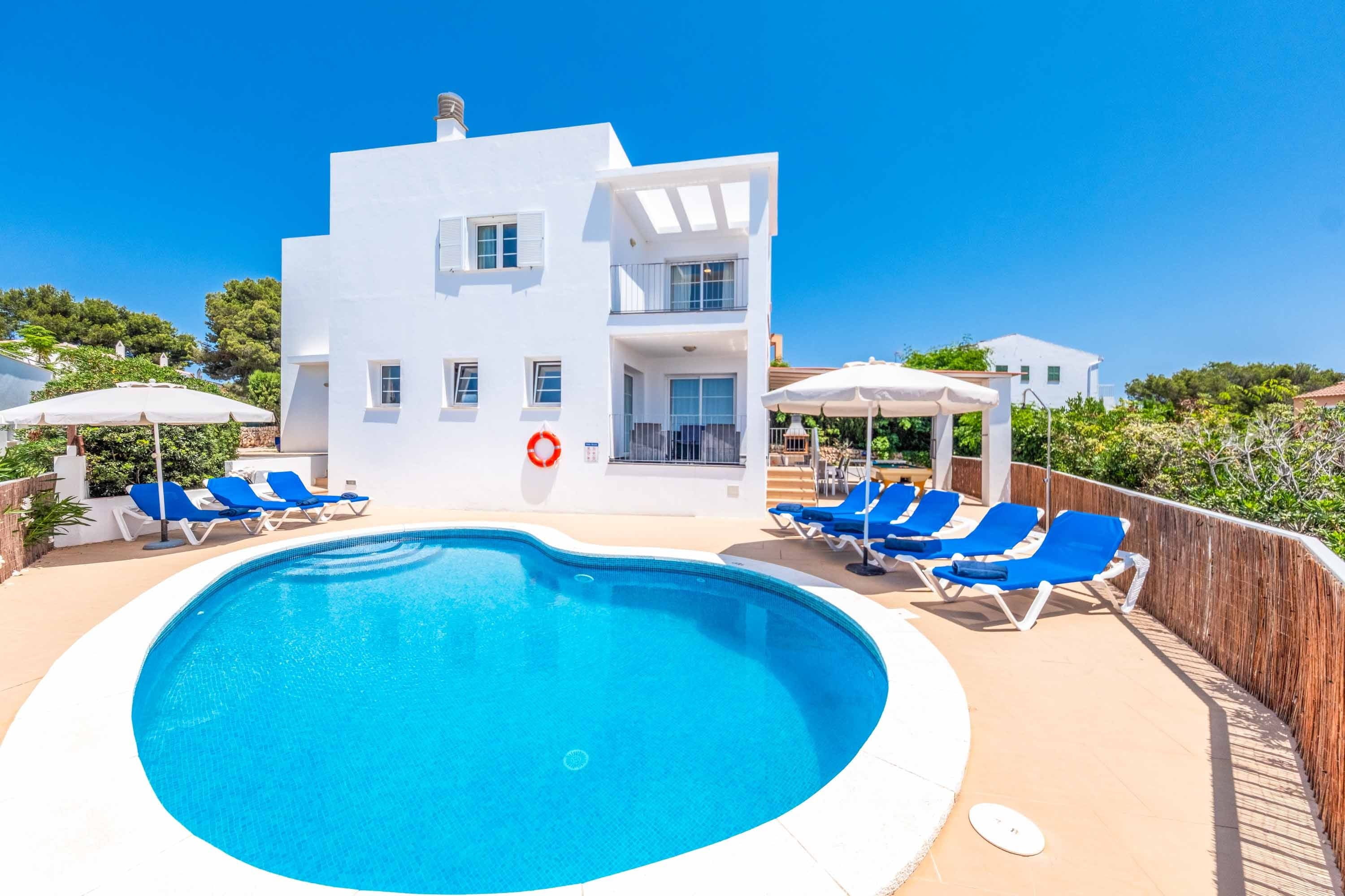 Villa Tramuntana Ciutadella Ciutadella: Elegant 4-Bedroom Villa with Seaview and Pool, Ciutadella