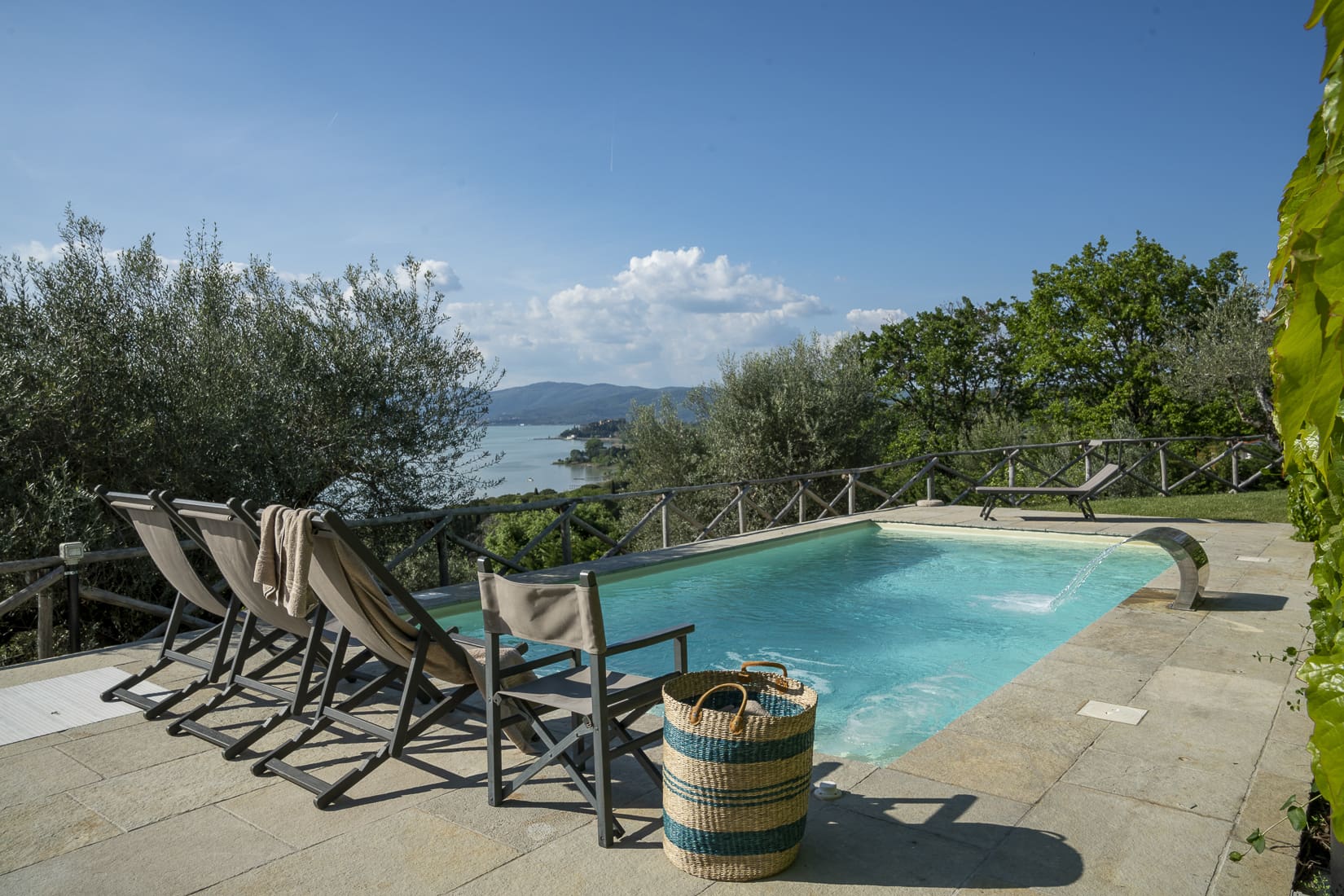 Villa Trasimeno Perugia: Luxury 3-Bedroom Villa with Pool and Lake Views, Perugia