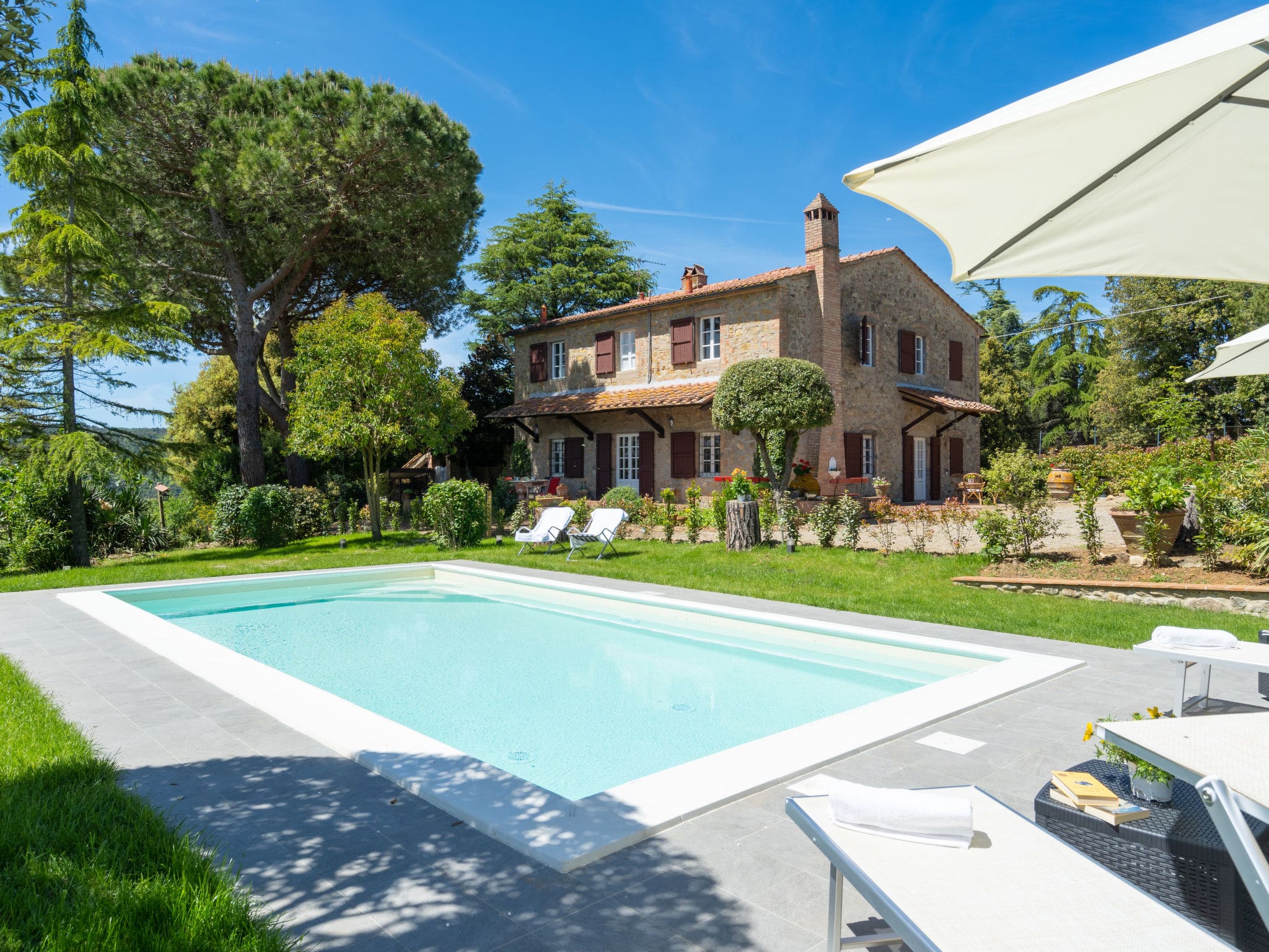 Villa Trebbiano Gambassi: Stunning 4-Bedroom Tuscan Villa with Private Pool and Countryside Views in Italy