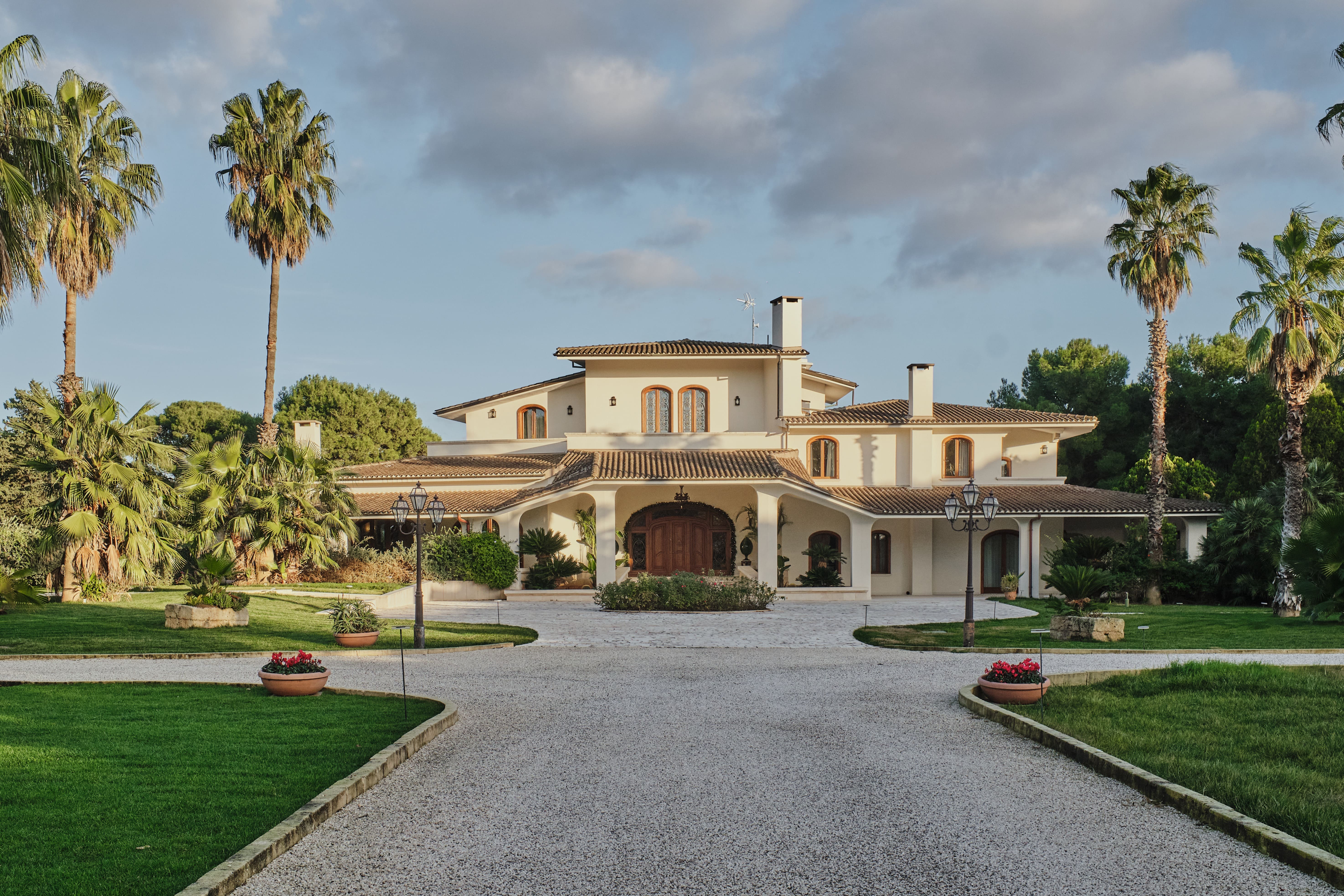 Villa Trullo Oria: Elegant 7-Bedroom Villa with Pool and Spa, Brindisi Region