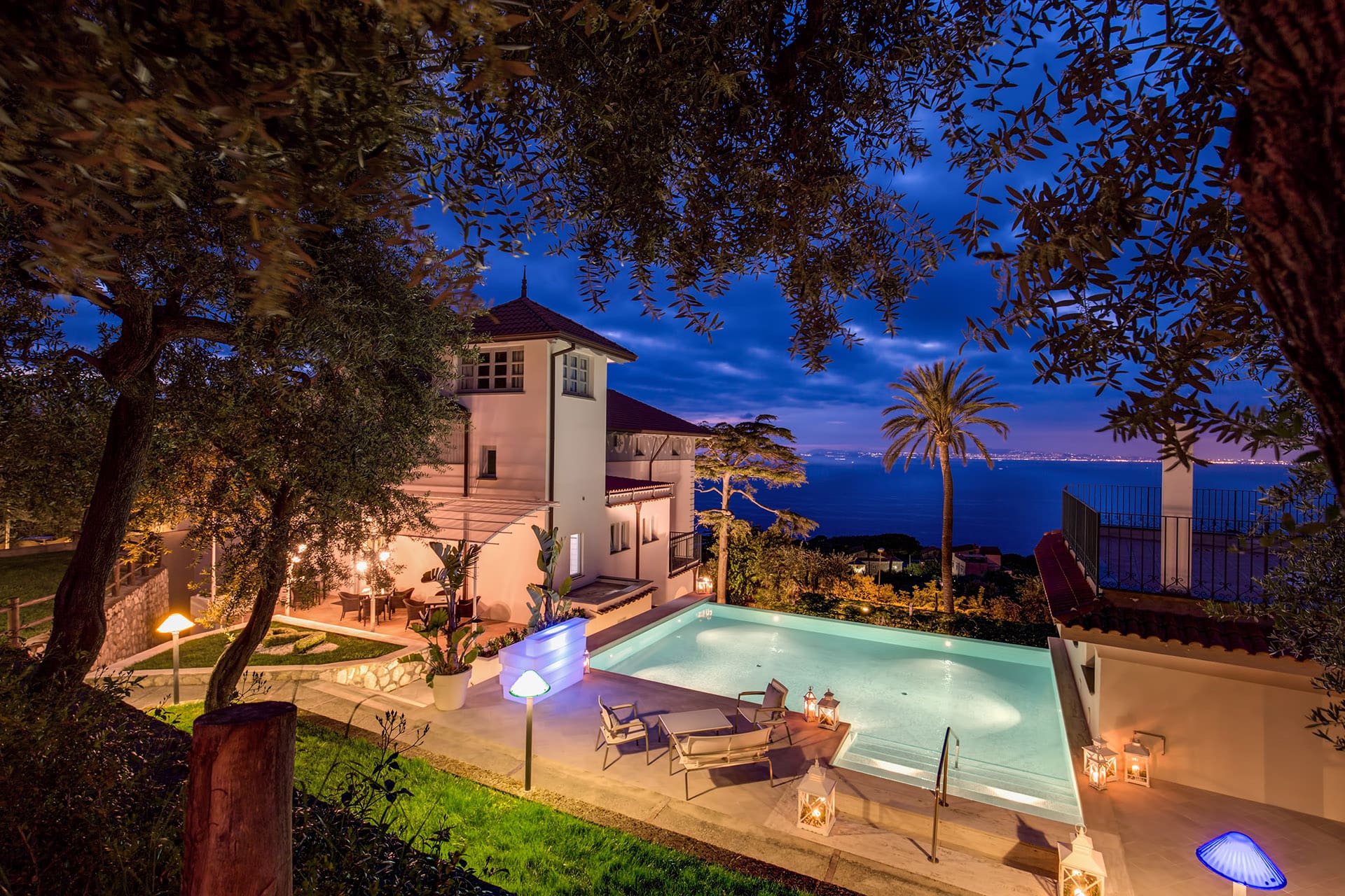 Villa Ulisse Sorrento Sorrento: Luxury 9-Bedroom Villa with Infinity Pool and Sea Views, Sorrento