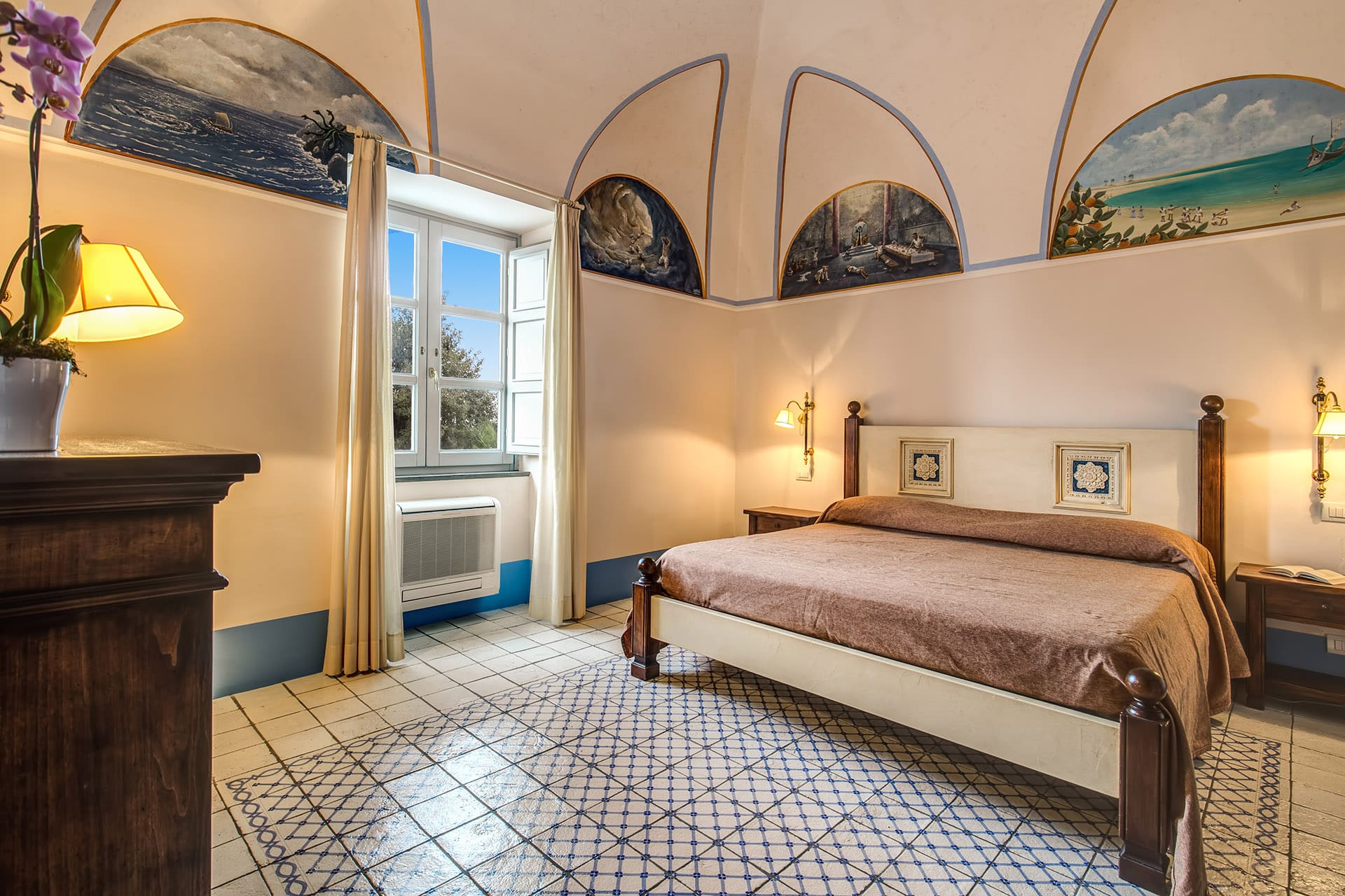 Villa Ulisse Sorrento Sorrento: Luxury 9-Bedroom Villa with Infinity Pool and Sea Views, Sorrento