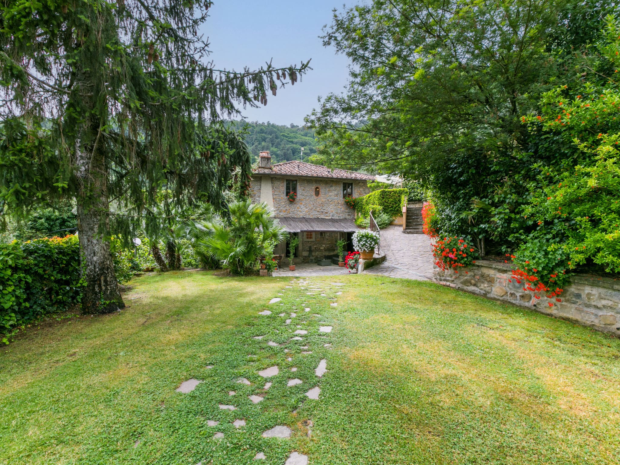 Villa Valdinievole Pescia: Historic 18th Century Farmhouse with Private Pool for 10 Guests in Tuscany Italy