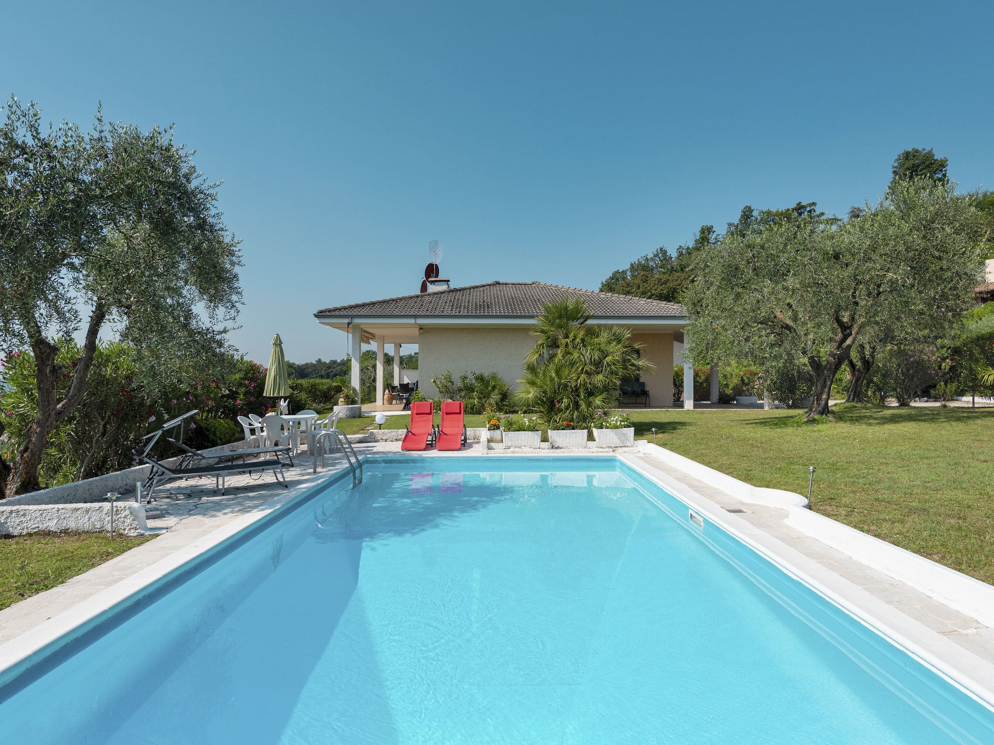 Villa Valtenesi Moniga: Modern 3-Bedroom Villa with Private Pool and Lake Views near Lake Garda Italy