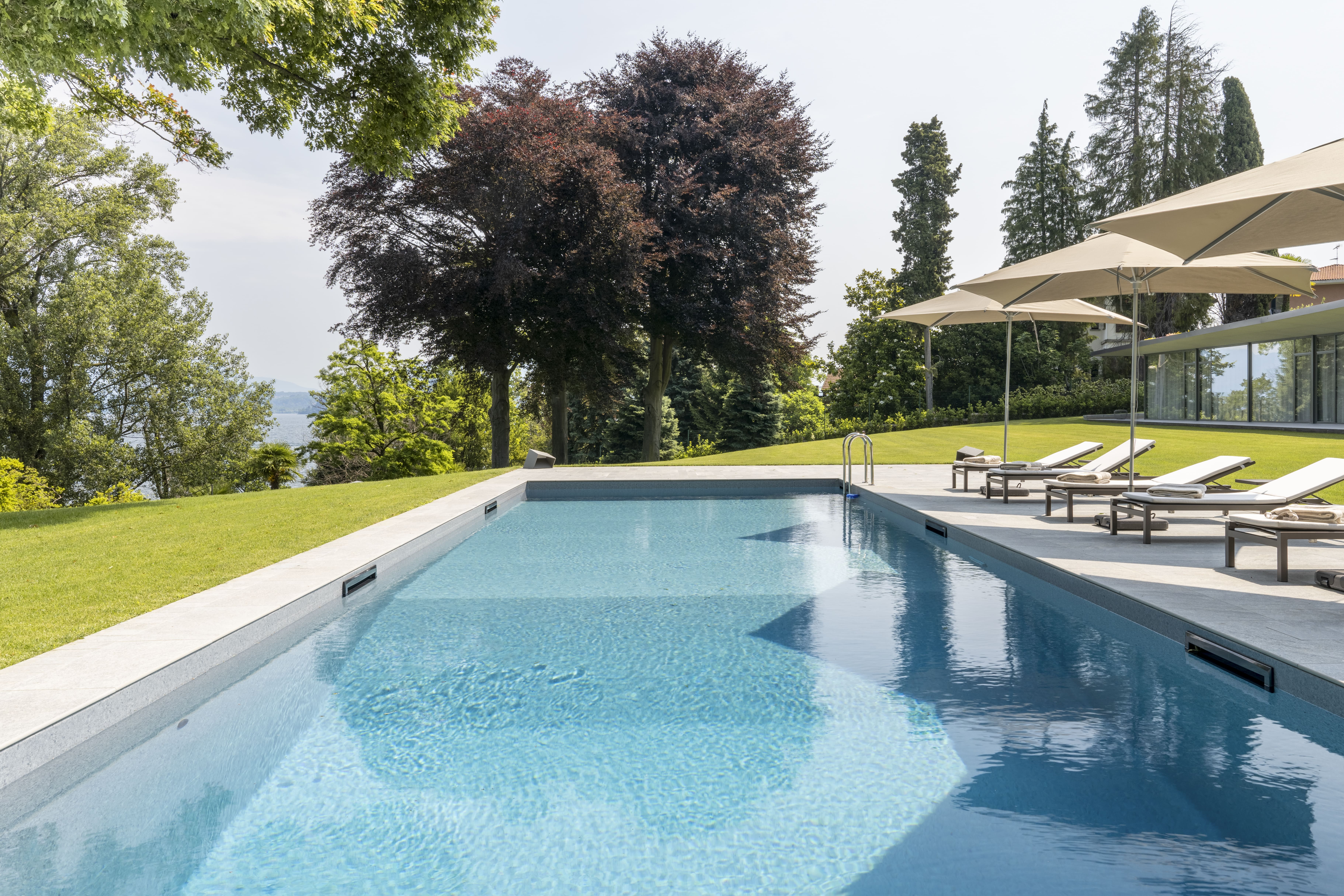 Villa Verbano Varese: Luxury 5-Bedroom Villa with Pool and Sauna, Varese