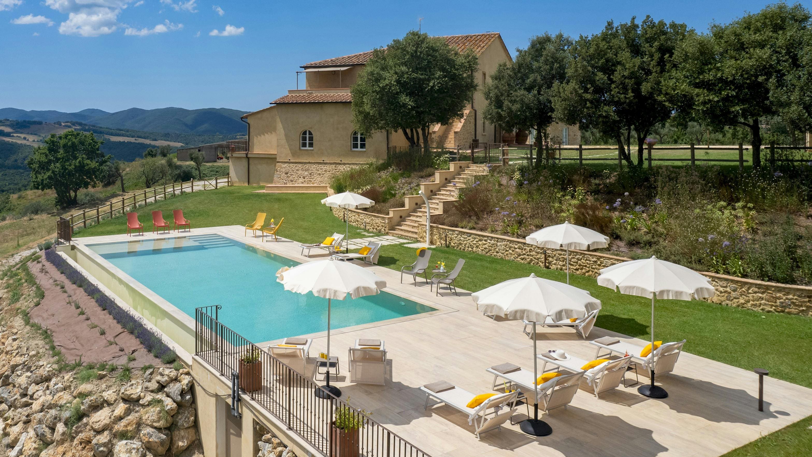 Villa Verbena Pomarance: Spacious 8-Bedroom Villa with Pool and Air-Con, Grosseto Province