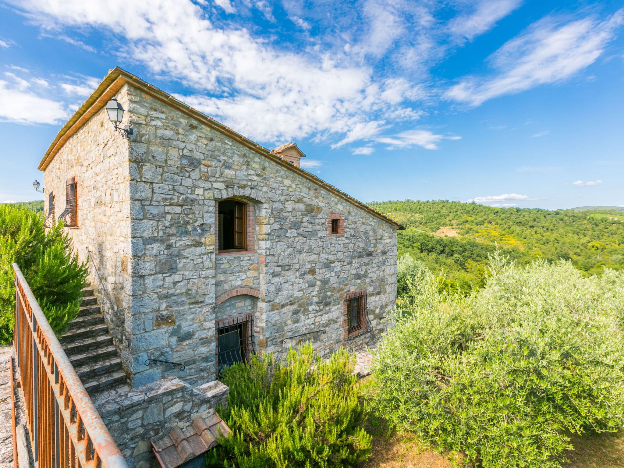 Villa Vernaccia Castellina: Spectacular 7-Bedroom Tuscan Farmhouse with Private Pool in the Heart of Chianti Wine Country