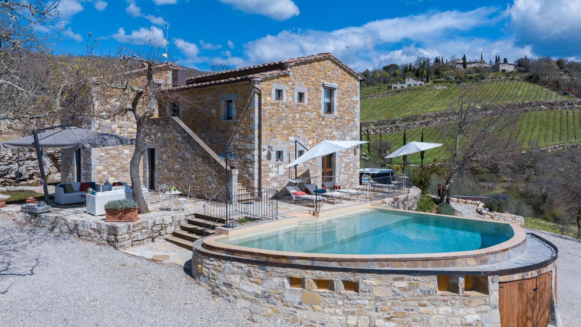 Villa Vigneto Chianti Chianti: Luxury 4-Bedroom Villa with Pool and Sauna in Chianti, Tuscany