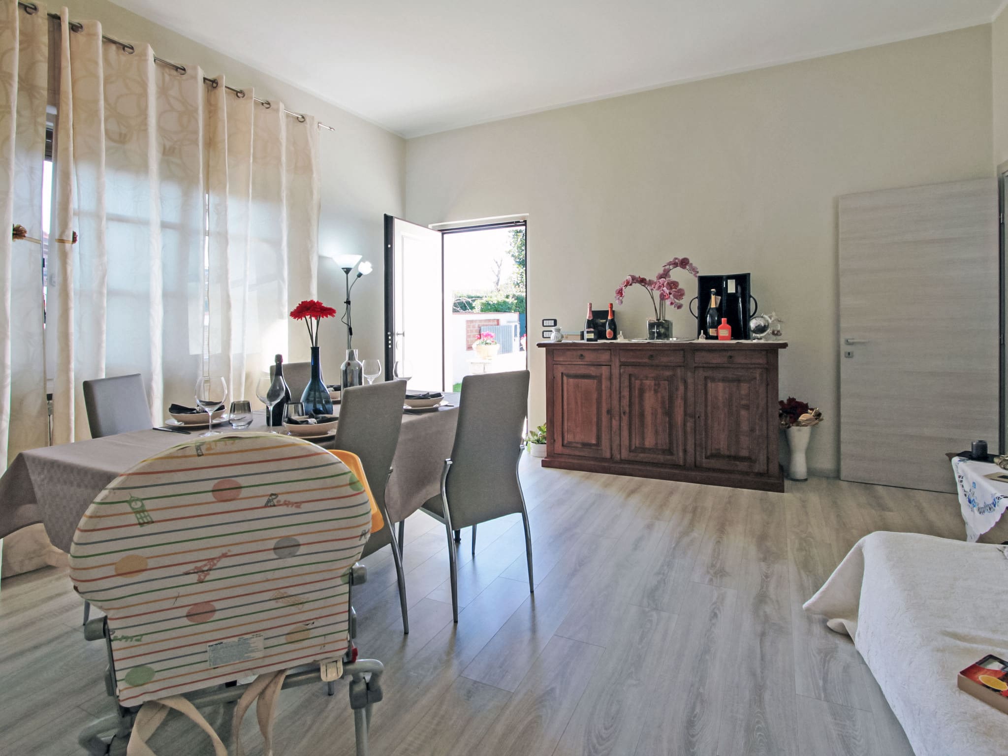 Villa Vittoria Forte: Elegant 2-Bedroom Villa with Private Garden Near Beach in Versilia Coast