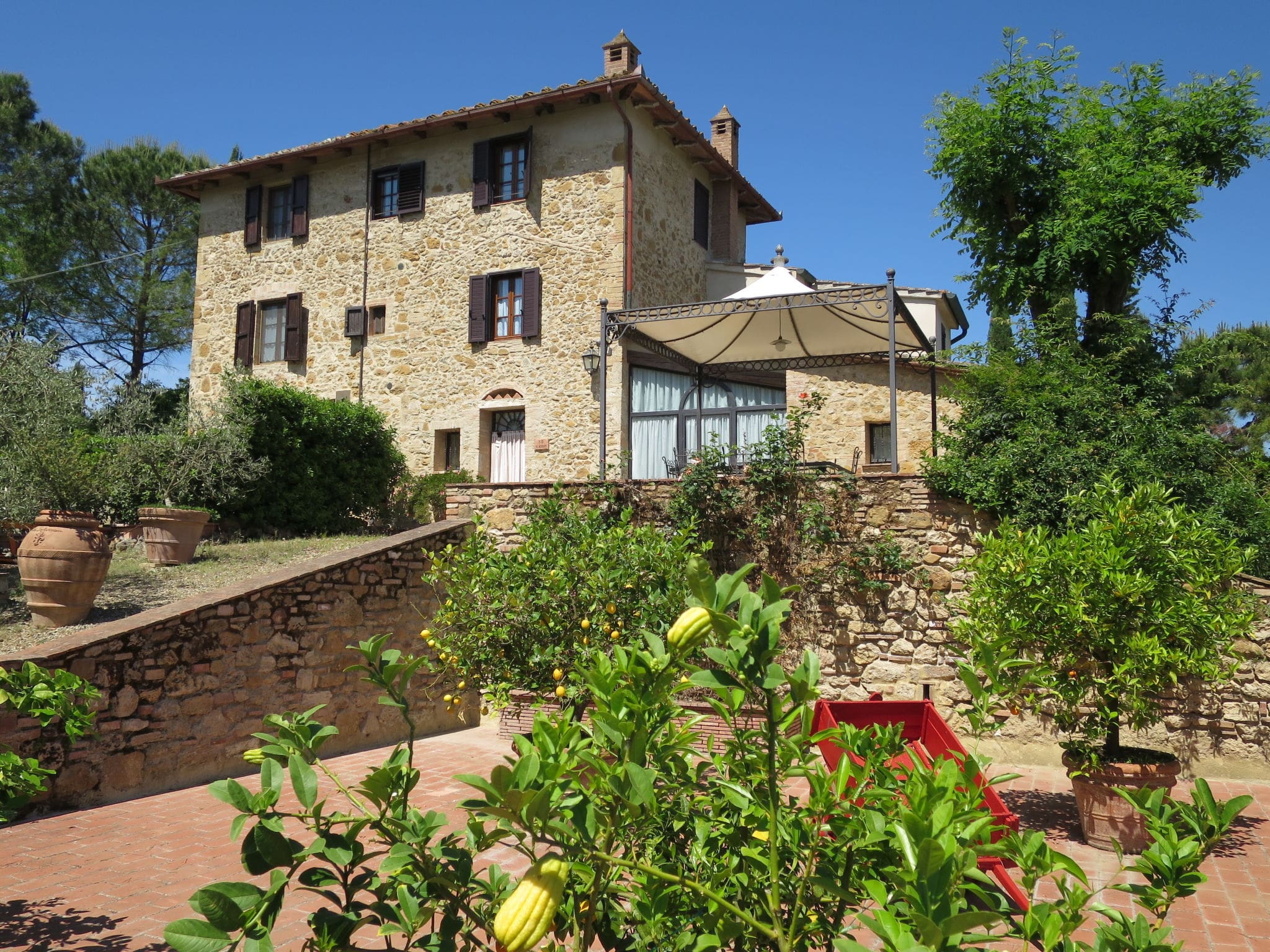 Villa Volterra San Gimignano: Beautiful 4-Bedroom Tuscan Farmhouse with Private Pool and Countryside Views near Historic San Gimignano