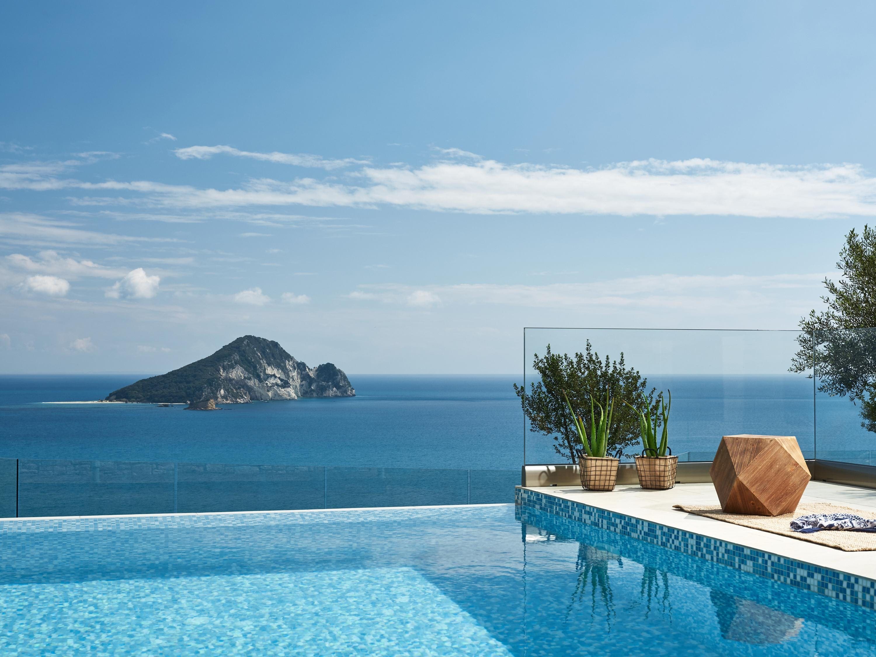 Villa Vrachiona Keri: Luxury 3-Bedroom Apartment with Infinity Pool and Seaview, Zakynthos