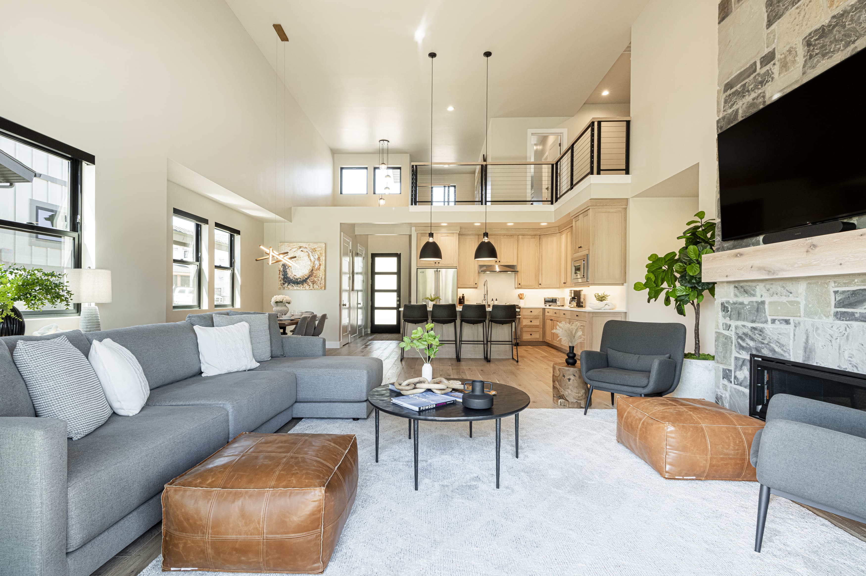 Villa Wasatch Peak Park City: Luxury 4-Bedroom Villa with Hot Tub and Air-Con, Park City