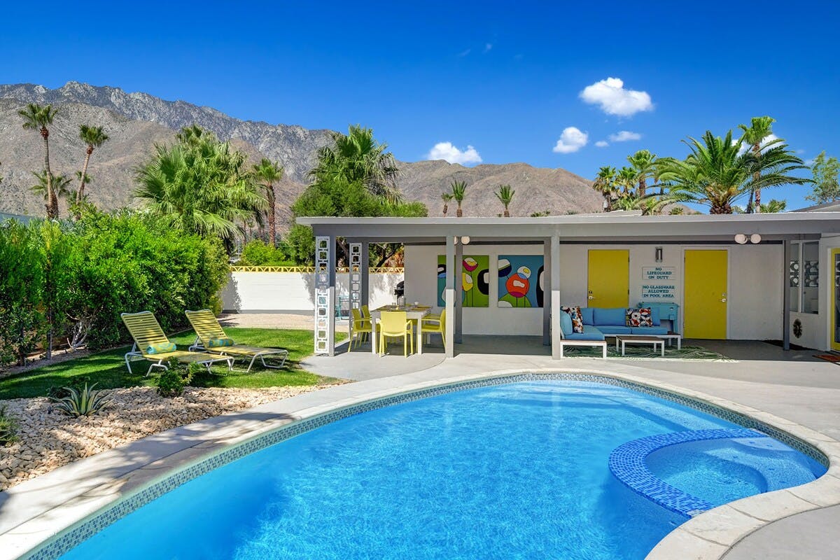 Villa Yucca Palms: Luxury 3-Bedroom Villa with Pool and Hot Tub, Palm Springs