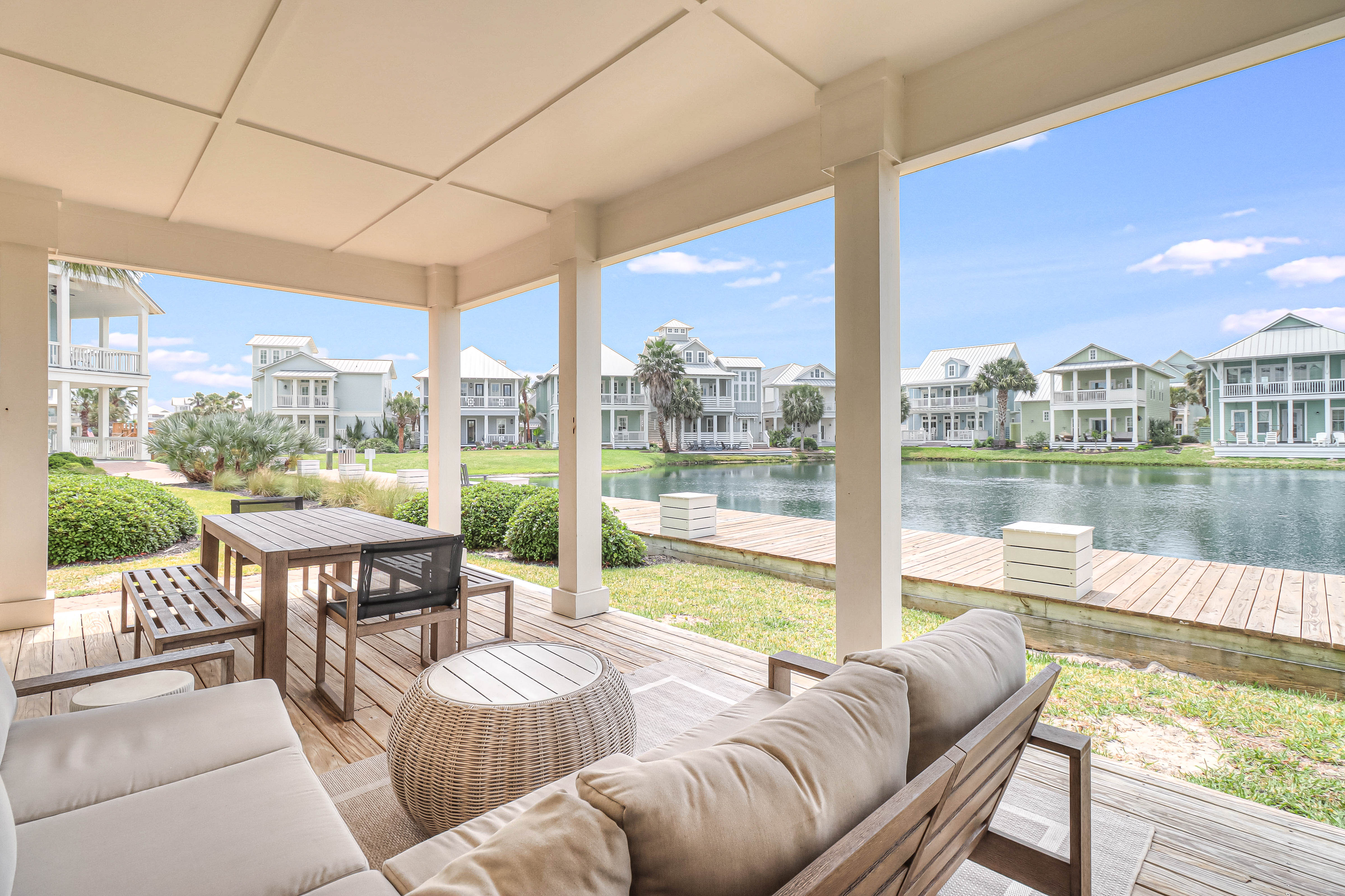 Vista del Océano: Stunning 4-Bedroom Villa with Swimming Pool, Nueces County