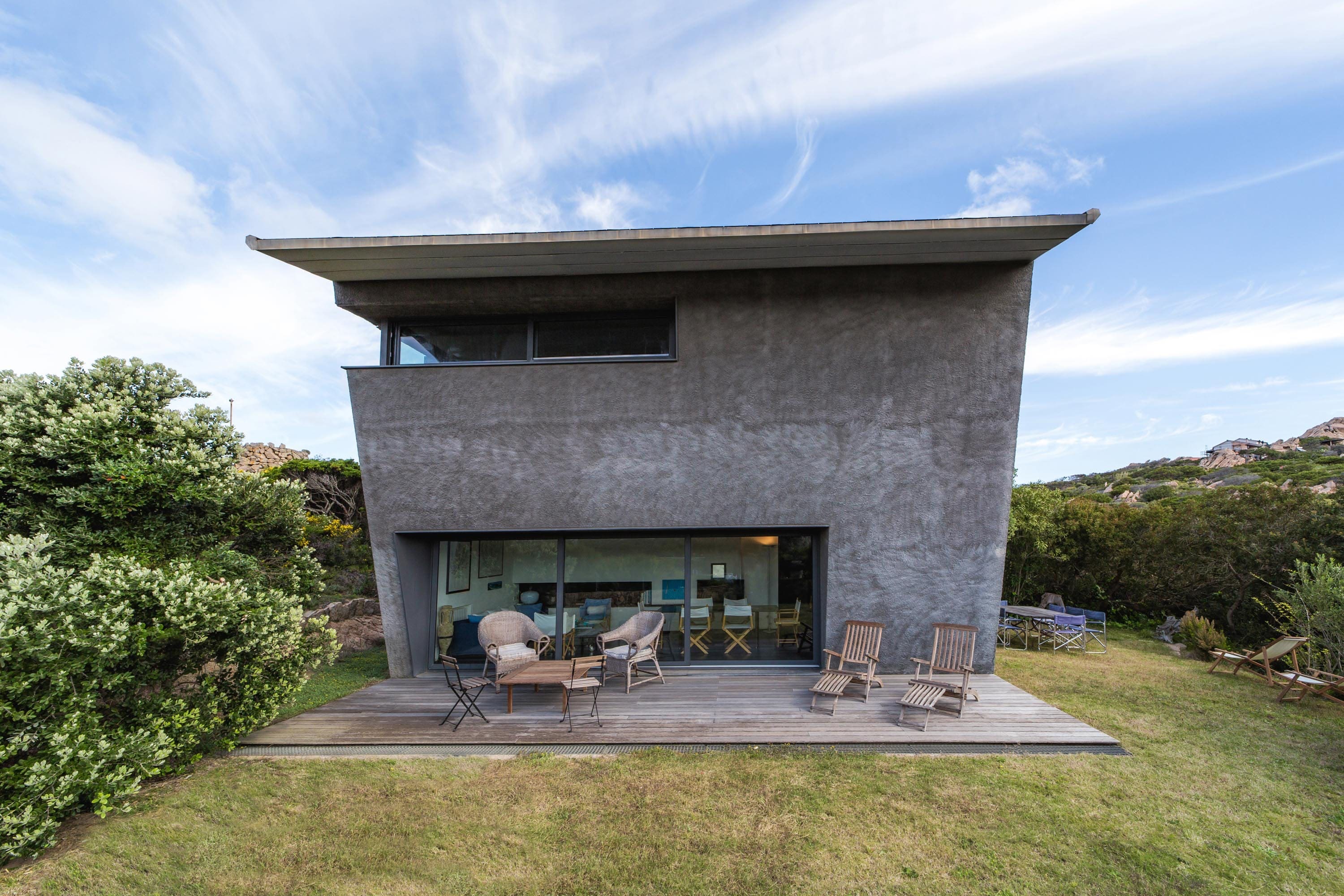 Vista Mare Sassari: Elegant 3-Bedroom Apartment with Seaviews in Sassari