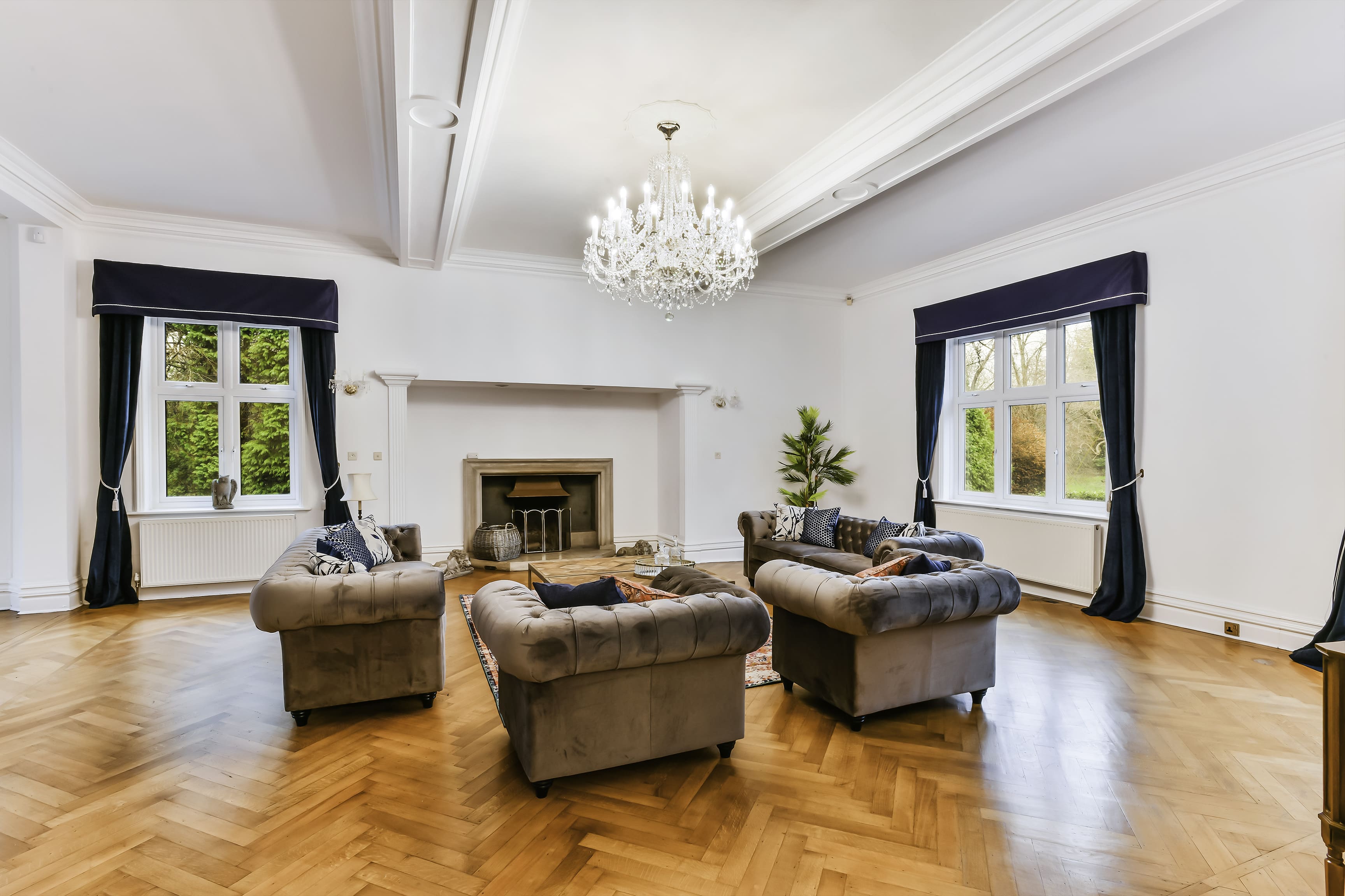 Wisteria Manor House: Historic 8-Bedroom Manor House Rental Surrey Hills with Private Grounds