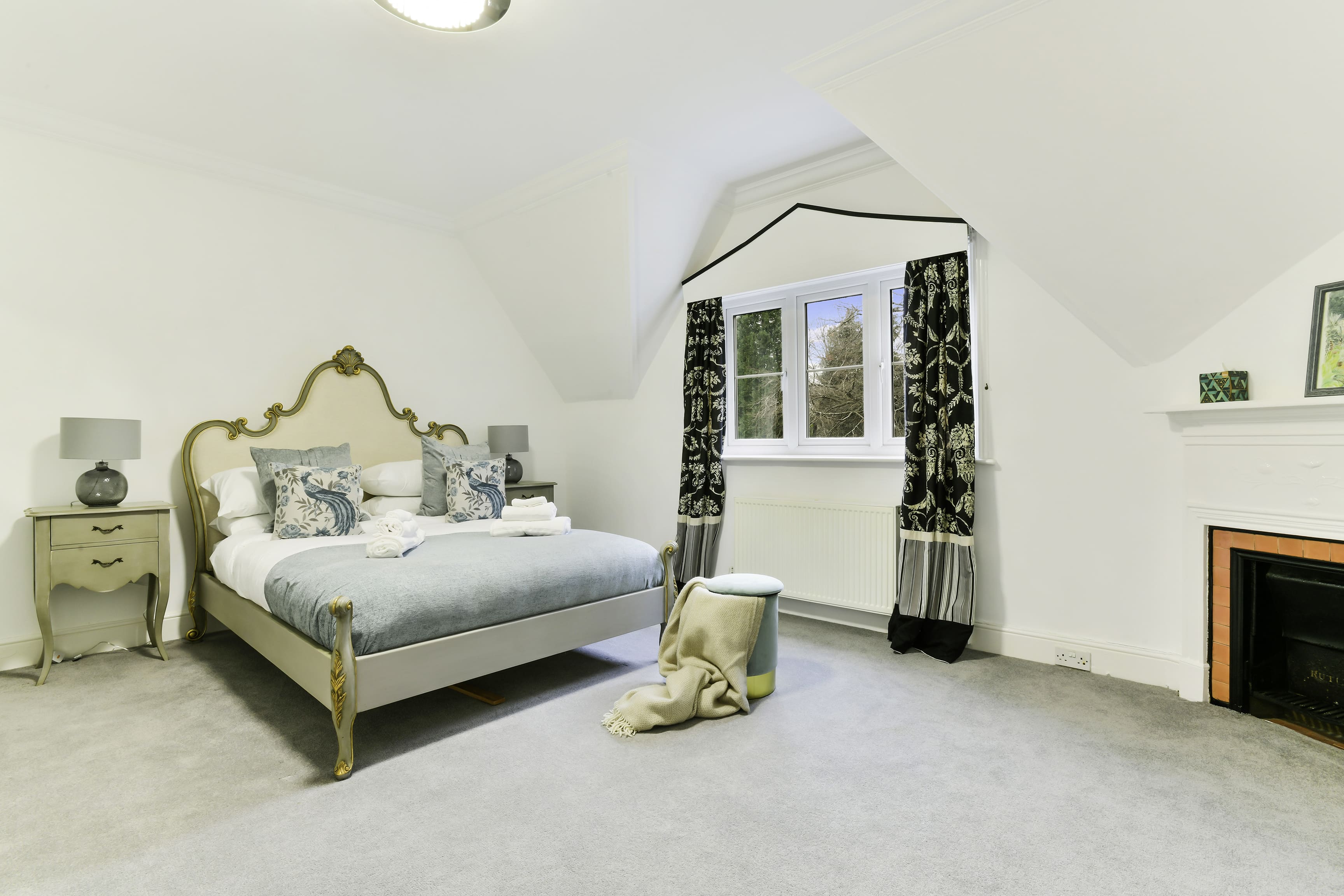 Wisteria Manor House: Historic 8-Bedroom Manor House Rental Surrey Hills with Private Grounds