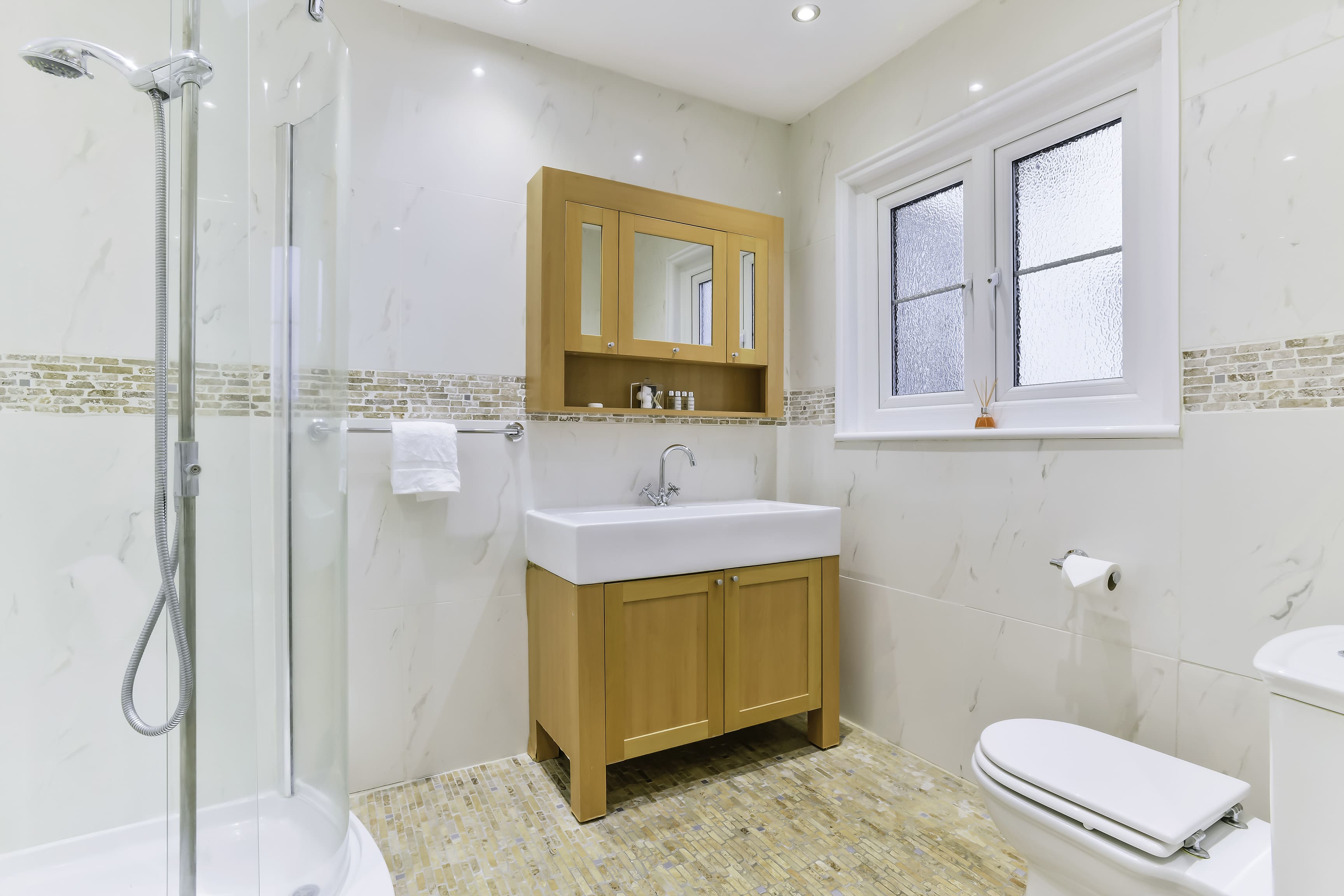 Wisteria Manor House: Historic 8-Bedroom Manor House Rental Surrey Hills with Private Grounds