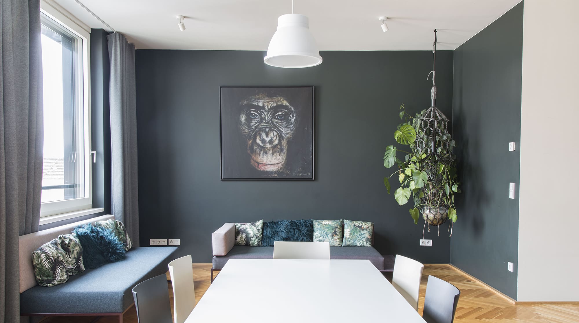 Wohnung Tiergarten Mitte: Chic 3-Bedroom Apartment with Safari Decor, Berlin Mitte