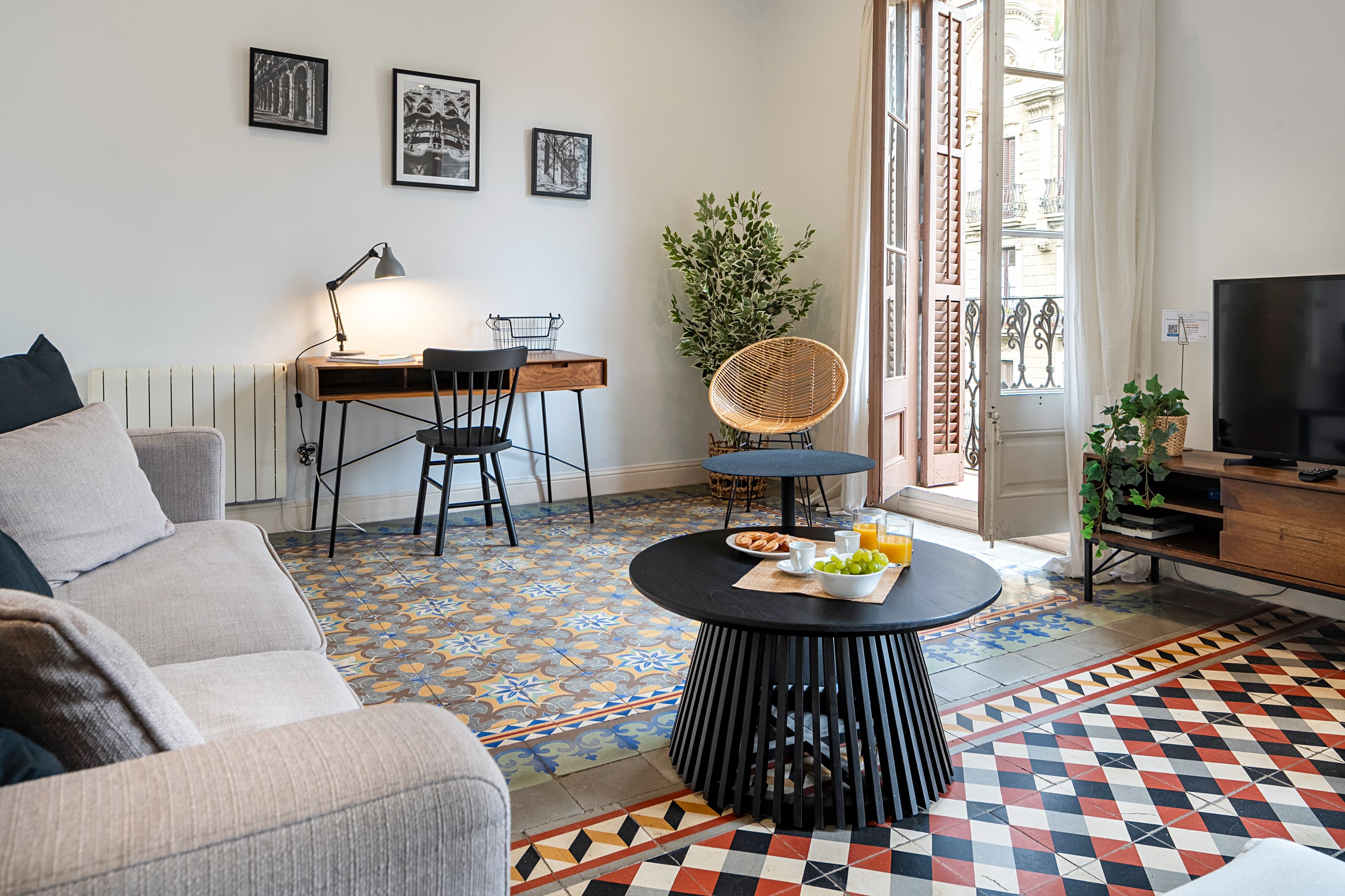 Apartamento Còrsega Eixample: Chic 2-Bedroom Apartment with Seaview and Air-Con, Eixample Barcelona