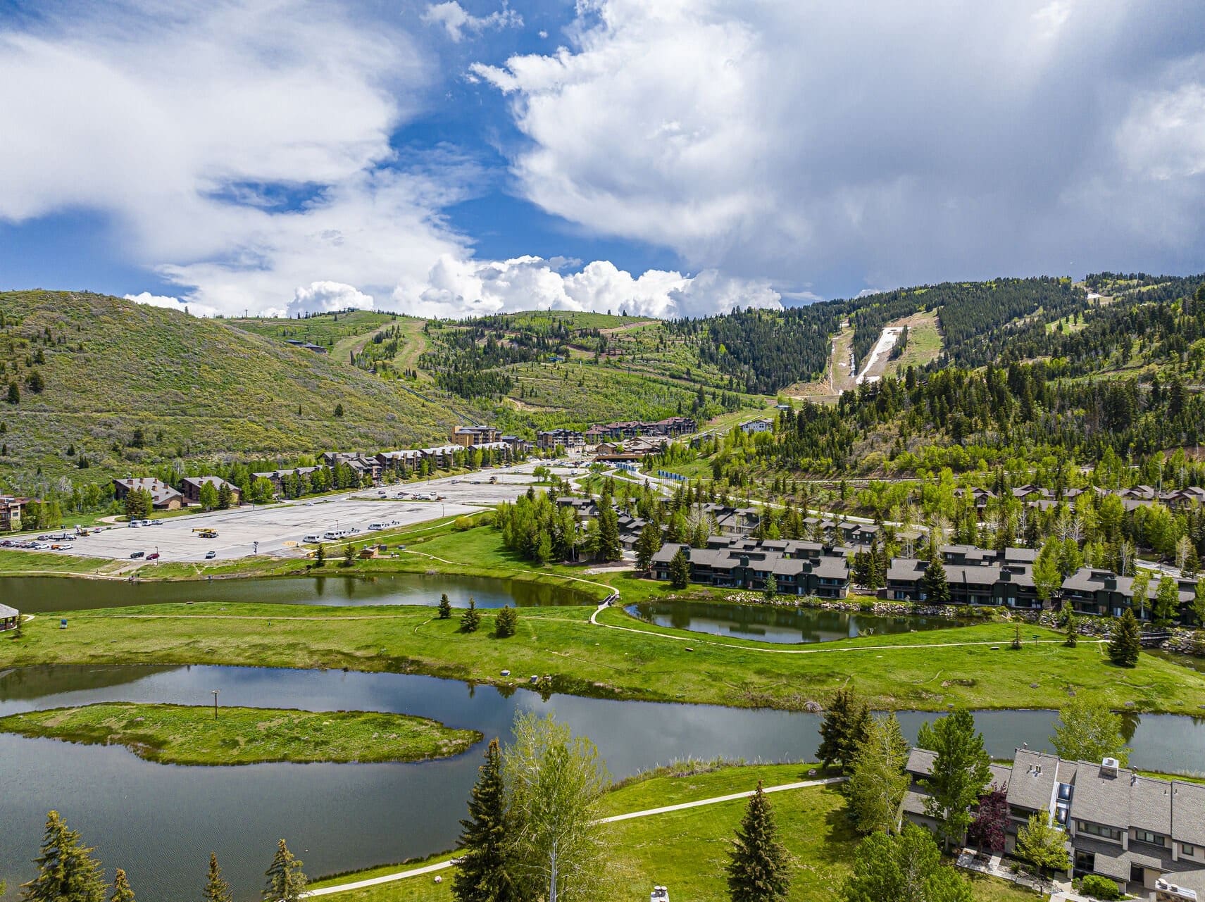 Villa Gloaming McPolin Park City: Spacious 3-Bedroom Apartment Rental with Ski Access in Park City