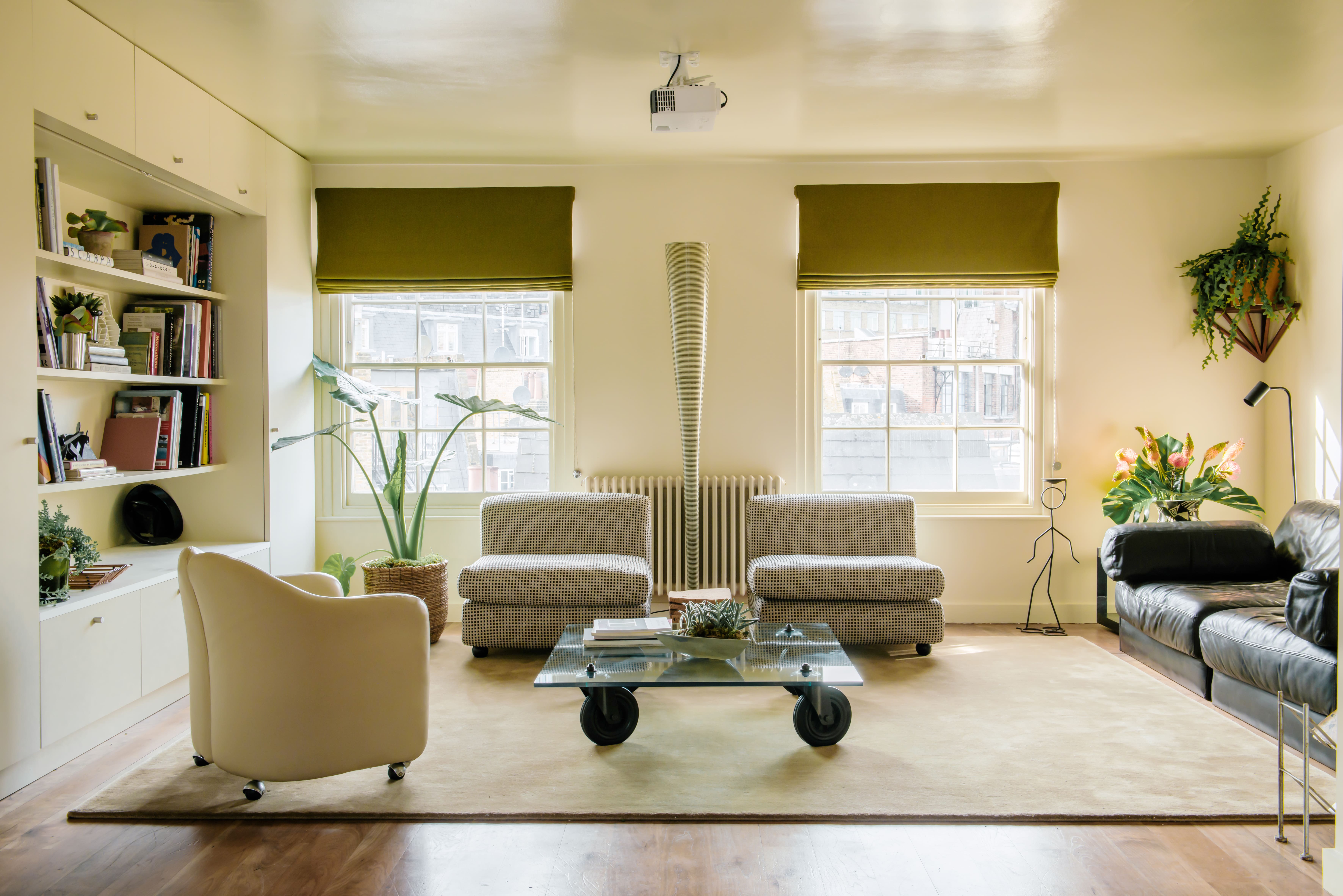 House Helm Bedford West End: Chic 1-Bedroom Apartment Rental with Roof Terrace, London West End
