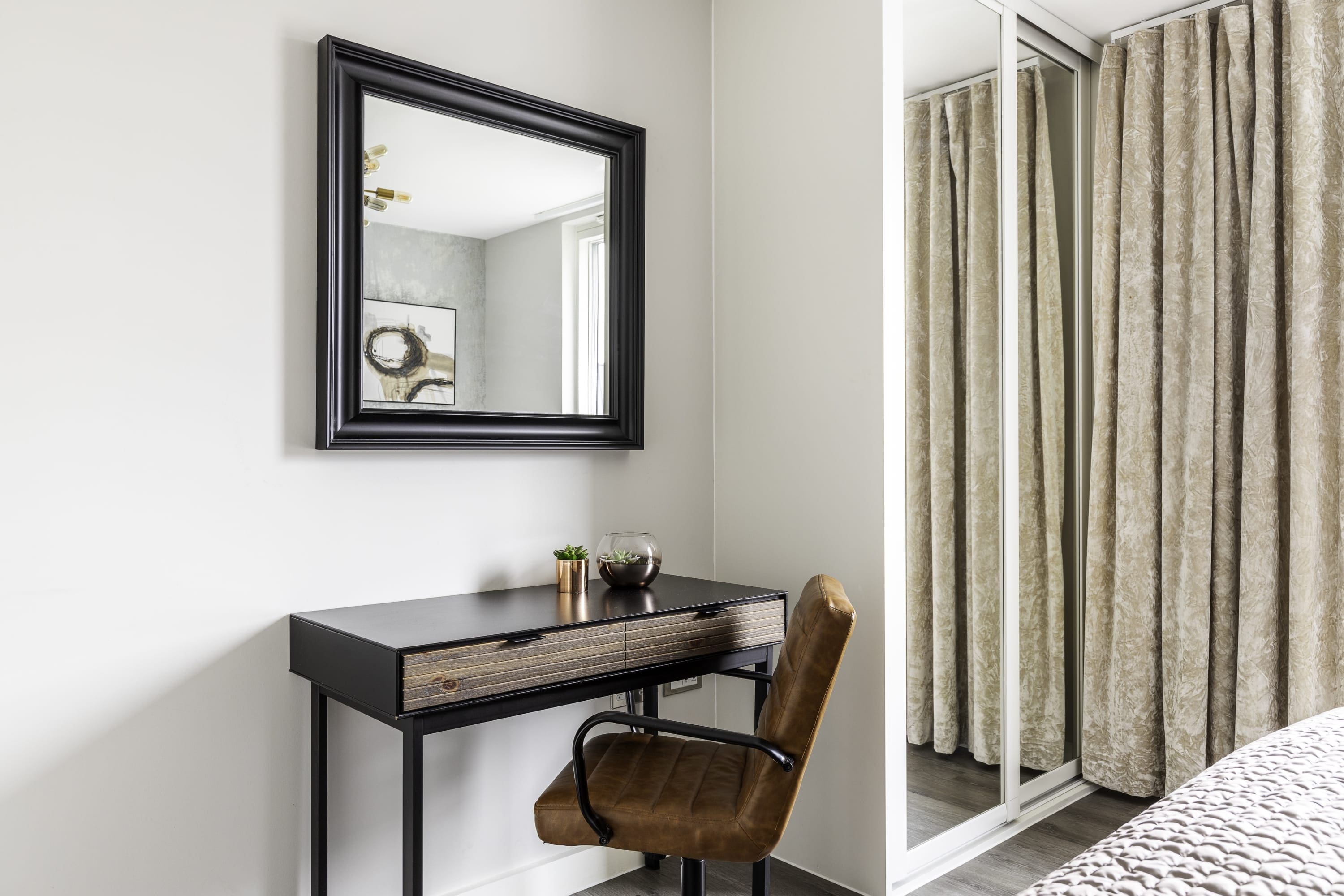 Apartment Bowyer Stratford: Stylish 3-Bedroom Apartment with Air-Con in Stratford London