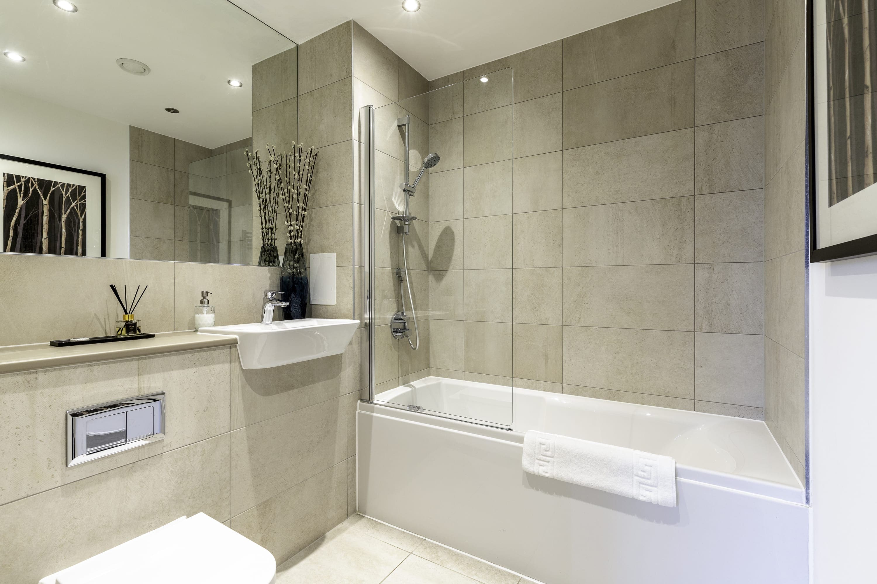 Apartment Bowyer Stratford: Stylish 3-Bedroom Apartment with Air-Con in Stratford London