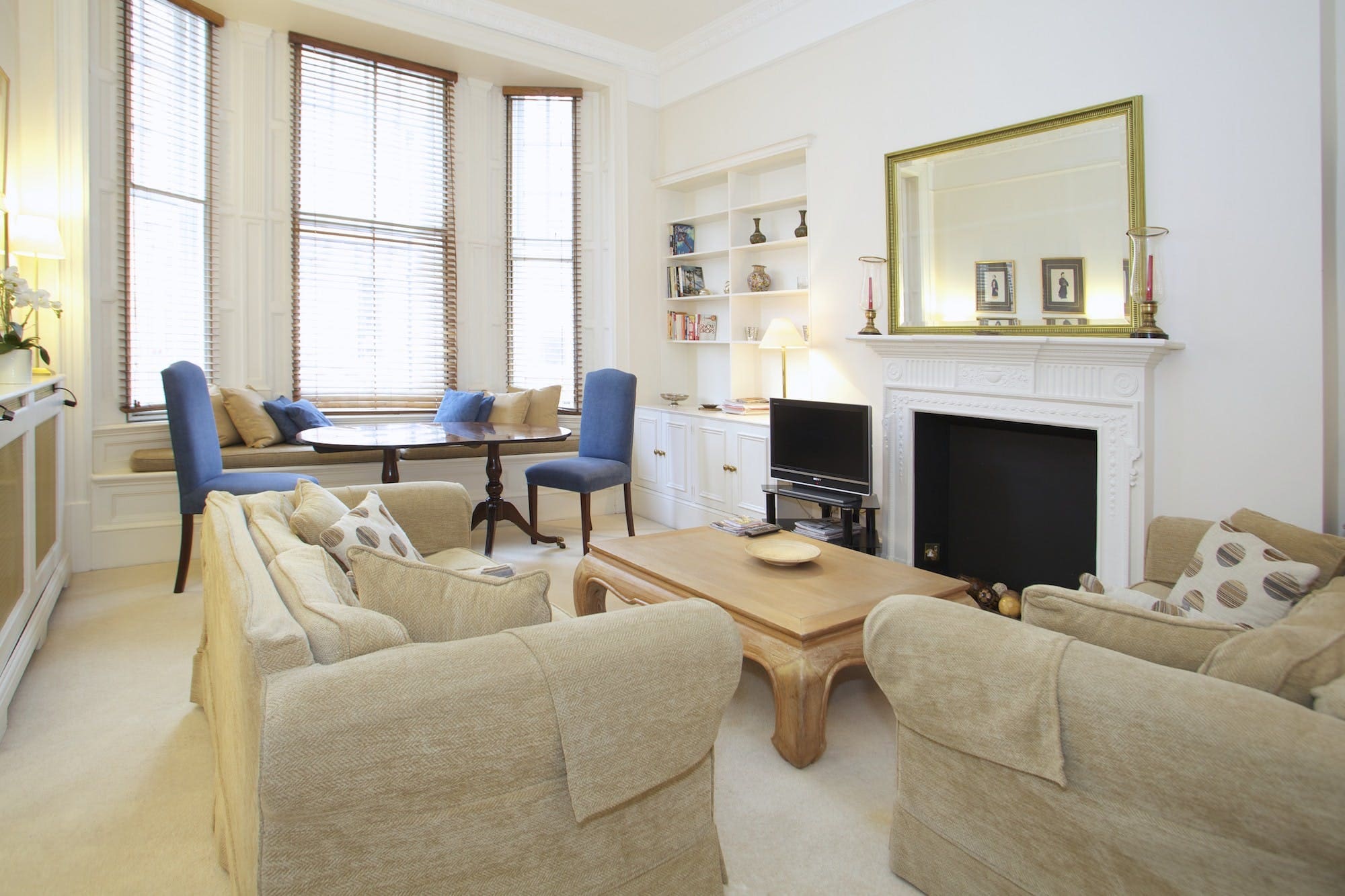 Apartment Chevalier Knightsbridge: Chic 1-Bedroom Apartment Rental with Family-Friendly Features, Knightsbridge London