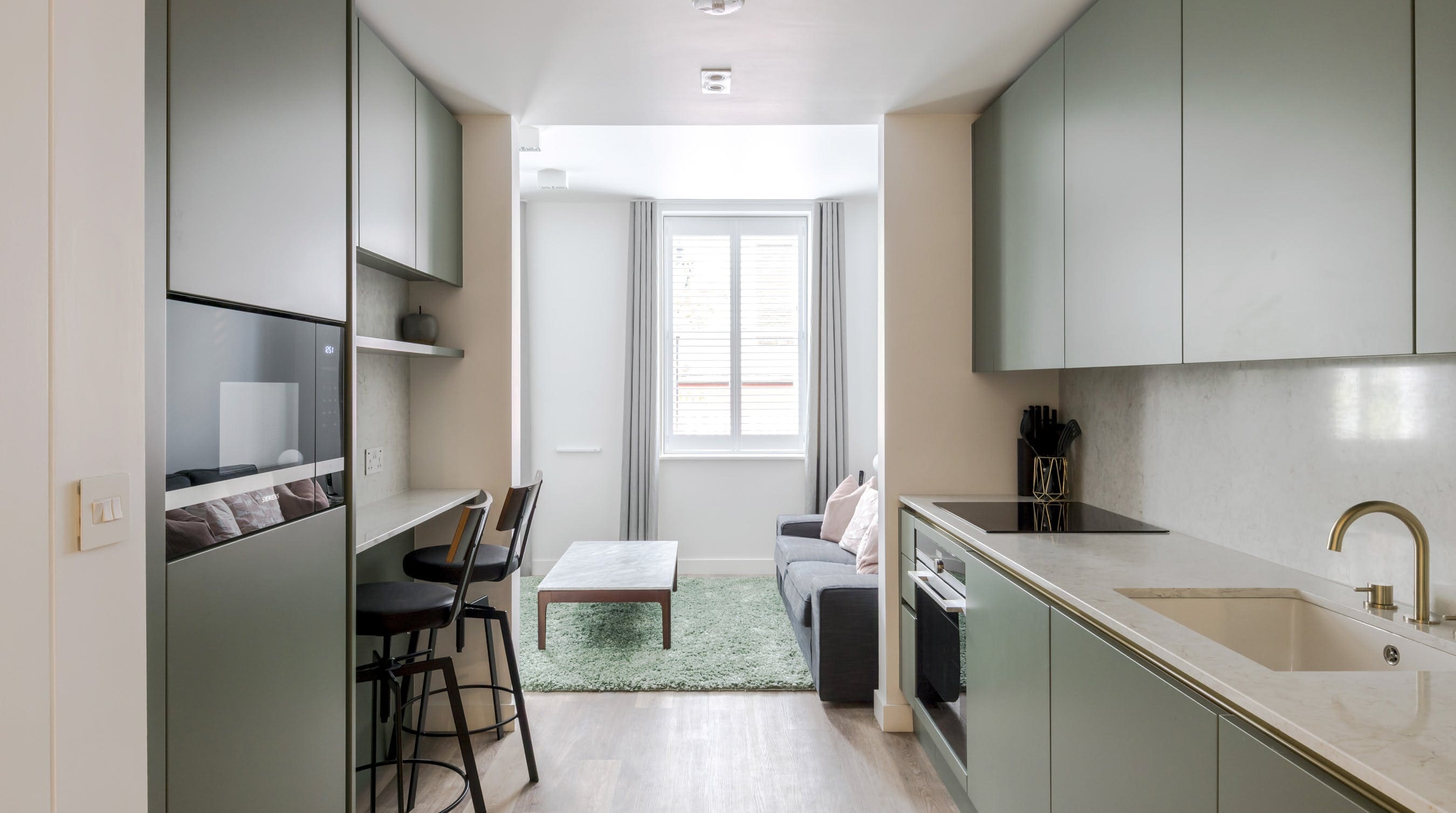 House Gloaming Berkeley Mayfair: Stylish 1-Bedroom Apartment with Air Conditioning, Apartment Rental Mayfair