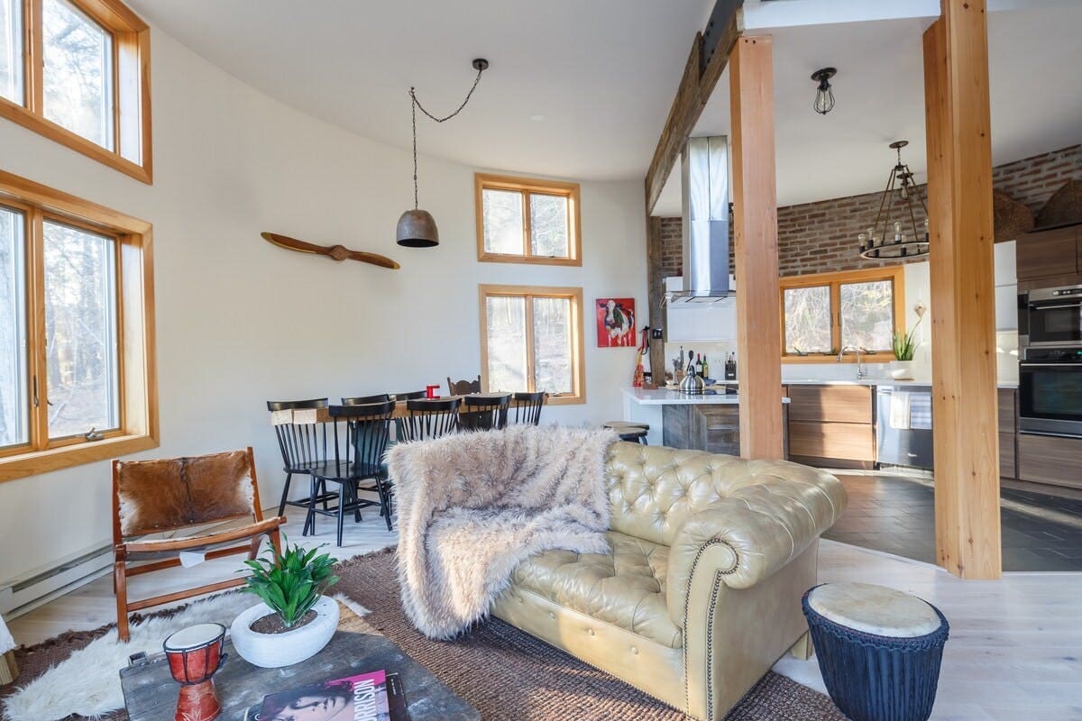 Apartment Esopus Woodstock: Chic 3-Bedroom Ski Chalet Rental with Air-Con in Woodstock NY