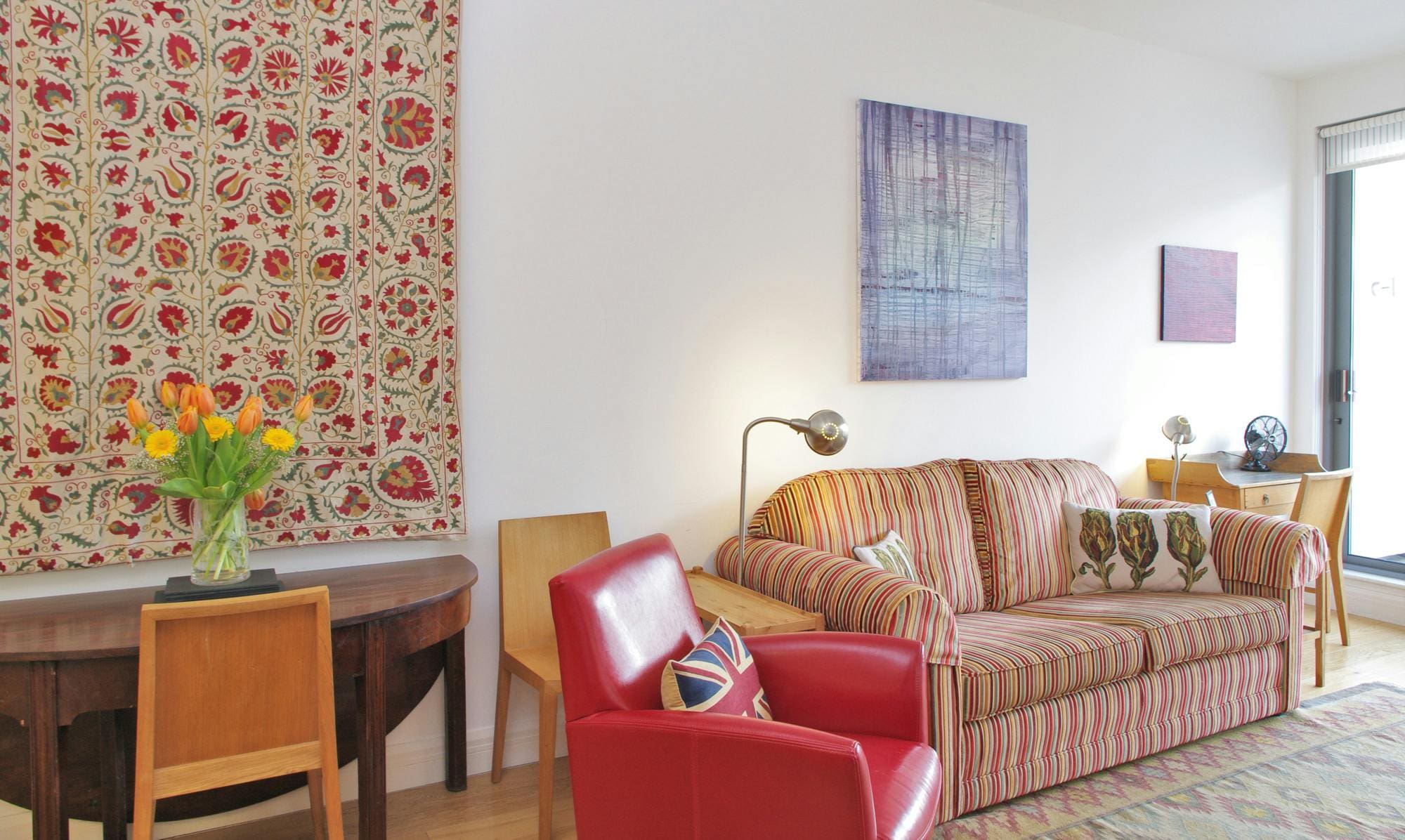 Apartment Fleetwood Farringdon: Stylish 2-Bedroom Apartment Rental with Balcony in Farringdon London