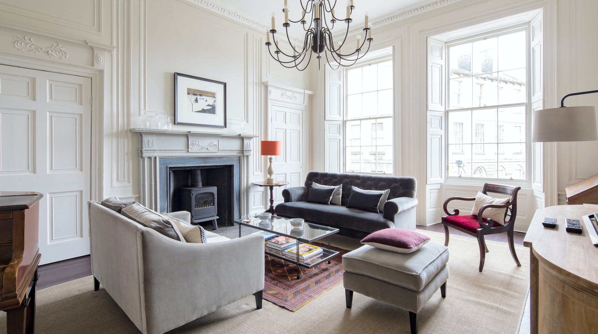 Apartment Hermitage Hillside: Stylish 3-Bedroom Apartment with Seaview and Family-Friendly Features, Edinburgh Hillside