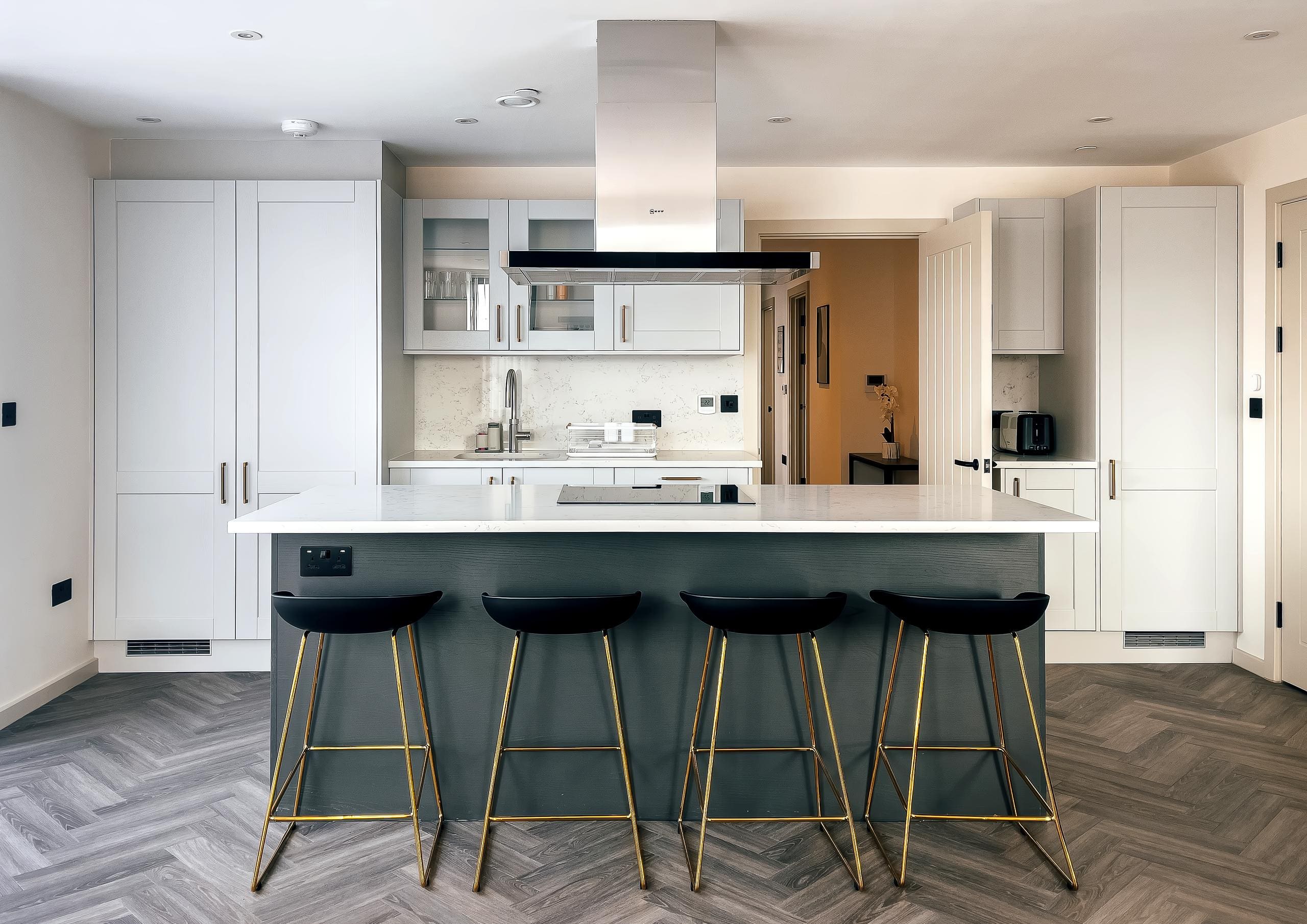 Apartment Kewor Kew: Luxury 3-Bedroom Apartment with Workspaces and Parking, Kew London