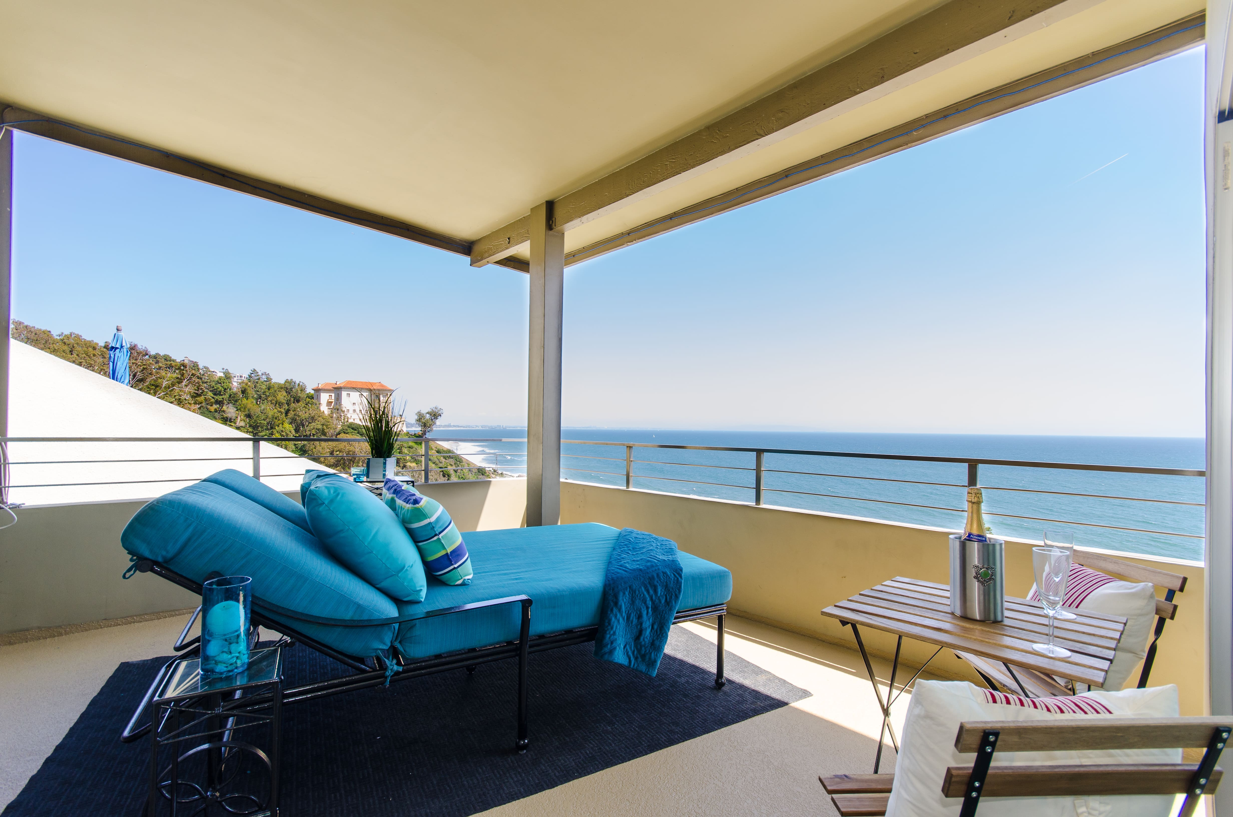 Apartment La Piedra Pacific Palisades: Modern 2-Bedroom Apartment with Seaview and Beach Access, Pacific Palisades
