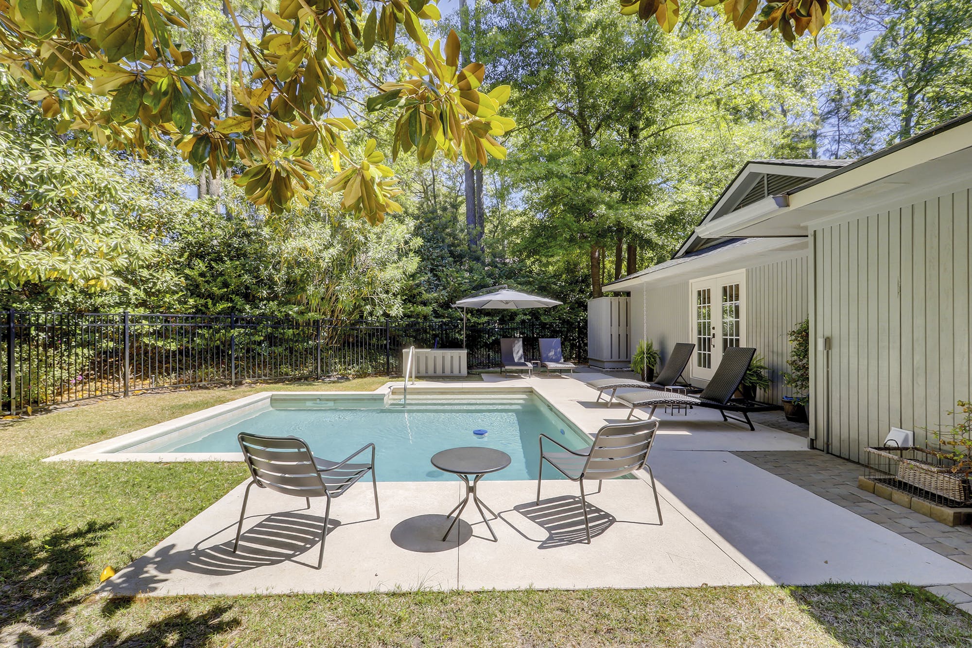 Apartment Live Oak Hilton Head: Luxury 3-Bedroom Apartment with Pool and Seaview, Hilton Head