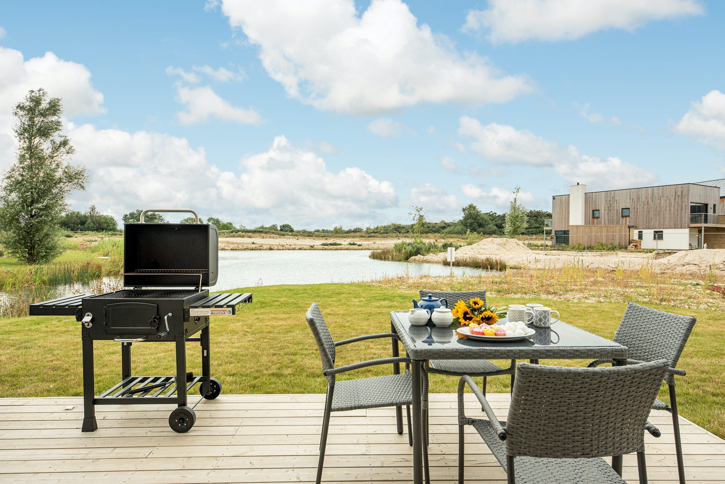 House Gorse Radipole Weymouth: Spacious 4-Bedroom Apartment Rental with Seaview and Pool in Weymouth