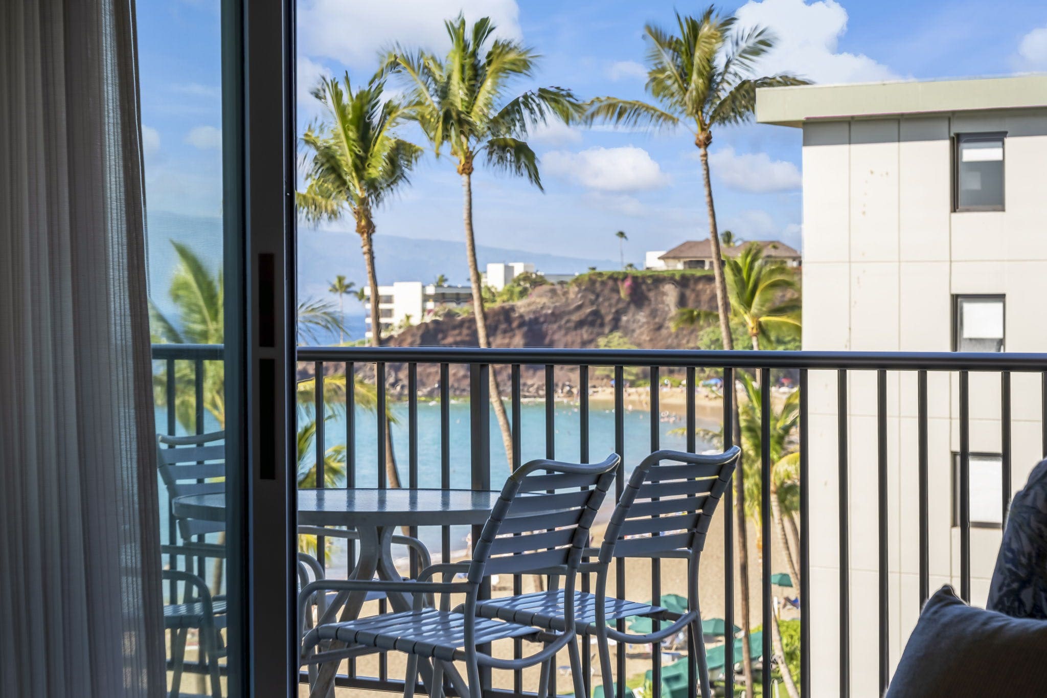Apartment Naupaka Kaanapali: 1-Bedroom Apartment Rental with Beachfront, Pool and Tennis Court in Hawaii